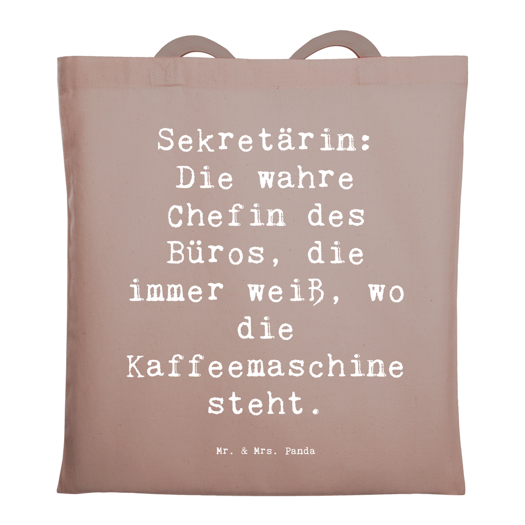 Tragetasche Spruch Sekretärin: Die wahre Chefin des Büros, die immer weiß, wo die Kaffeemaschine steht. Beuteltasche, Beutel, Einkaufstasche, Jutebeutel, Stoffbeutel, Tasche, Shopper, Umhängetasche, Strandtasche, Schultertasche, Stofftasche, Tragetasche, Badetasche, Jutetasche, Einkaufstüte, Laptoptasche, Beruf, Ausbildung, Jubiläum, Abschied, Rente, Kollege, Kollegin, Geschenk, Schenken, Arbeitskollege, Mitarbeiter, Firma, Danke, Dankeschön