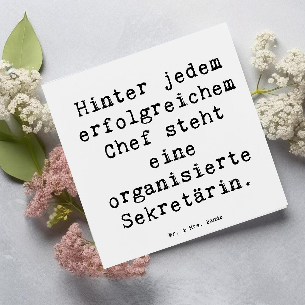 Deluxe Karte Spruch Hinter jedem erfolgreichem Chef steht eine organisierte Sekretärin. Karte, Grußkarte, Klappkarte, Einladungskarte, Glückwunschkarte, Hochzeitskarte, Geburtstagskarte, Hochwertige Grußkarte, Hochwertige Klappkarte, Beruf, Ausbildung, Jubiläum, Abschied, Rente, Kollege, Kollegin, Geschenk, Schenken, Arbeitskollege, Mitarbeiter, Firma, Danke, Dankeschön