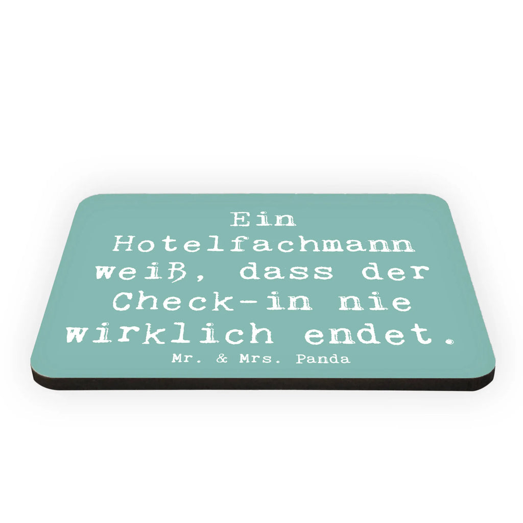 Magnet Spruch Ein Hotelfachmann weiß, dass der Check-in nie wirklich endet. Kühlschrankmagnet, Pinnwandmagnet, Souvenir Magnet, Motivmagnete, Dekomagnet, Whiteboard Magnet, Notiz Magnet, Kühlschrank Dekoration, Beruf, Ausbildung, Jubiläum, Abschied, Rente, Kollege, Kollegin, Geschenk, Schenken, Arbeitskollege, Mitarbeiter, Firma, Danke, Dankeschön