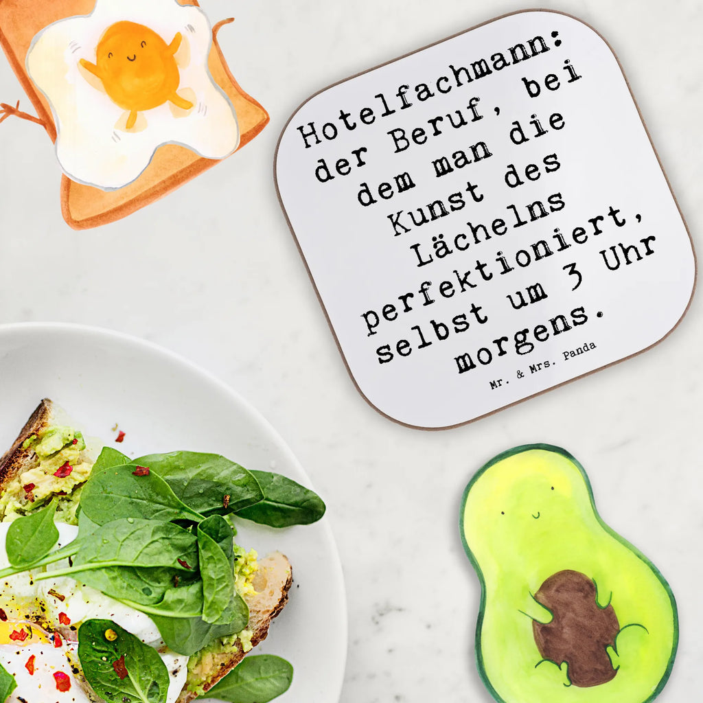 Untersetzer Spruch Hotelfachmann: der Beruf, bei dem man die Kunst des Lächelns perfektioniert, selbst um 3 Uhr morgens. Untersetzer, Bierdeckel, Glasuntersetzer, Untersetzer Gläser, Getränkeuntersetzer, Untersetzer aus Holz, Untersetzer für Gläser, Korkuntersetzer, Untersetzer Holz, Holzuntersetzer, Tassen Untersetzer, Untersetzer Design, Beruf, Ausbildung, Jubiläum, Abschied, Rente, Kollege, Kollegin, Geschenk, Schenken, Arbeitskollege, Mitarbeiter, Firma, Danke, Dankeschön