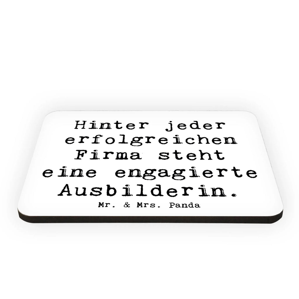 Magnet Spruch Hinter jeder erfolgreichen Firma steht eine engagierte Ausbilderin. Kühlschrankmagnet, Pinnwandmagnet, Souvenir Magnet, Motivmagnete, Dekomagnet, Whiteboard Magnet, Notiz Magnet, Kühlschrank Dekoration, Beruf, Ausbildung, Jubiläum, Abschied, Rente, Kollege, Kollegin, Geschenk, Schenken, Arbeitskollege, Mitarbeiter, Firma, Danke, Dankeschön