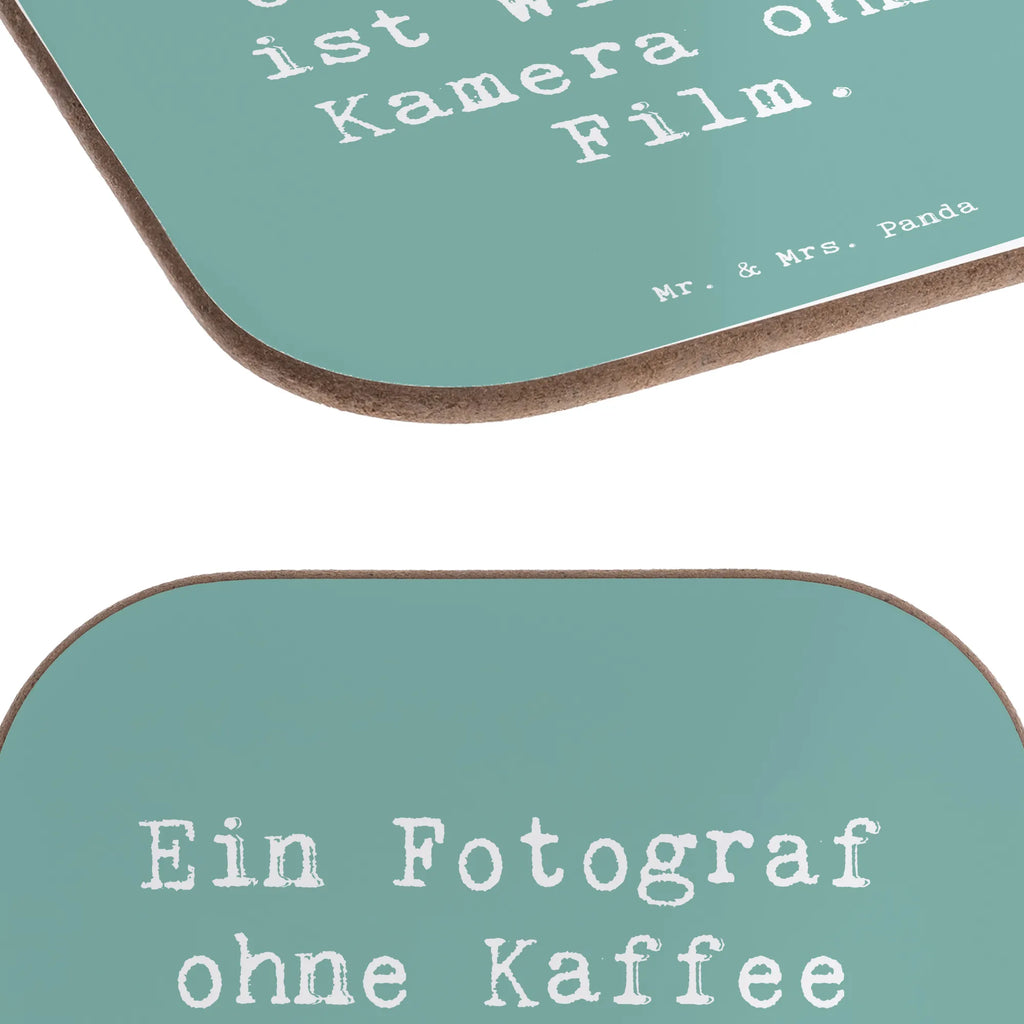 Untersetzer Spruch Ein Fotograf ohne Kaffee ist wie eine Kamera ohne Film. Untersetzer, Bierdeckel, Glasuntersetzer, Untersetzer Gläser, Getränkeuntersetzer, Untersetzer aus Holz, Untersetzer für Gläser, Korkuntersetzer, Untersetzer Holz, Holzuntersetzer, Tassen Untersetzer, Untersetzer Design, Beruf, Ausbildung, Jubiläum, Abschied, Rente, Kollege, Kollegin, Geschenk, Schenken, Arbeitskollege, Mitarbeiter, Firma, Danke, Dankeschön