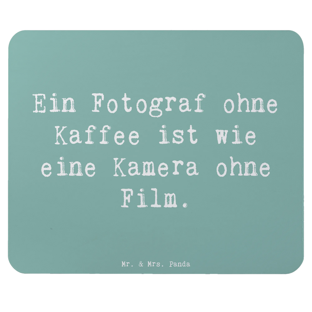 Mauspad Spruch Ein Fotograf ohne Kaffee ist wie eine Kamera ohne Film. Mousepad, Computer zubehör, Büroausstattung, PC Zubehör, Arbeitszimmer, Mauspad, Einzigartiges Mauspad, Designer Mauspad, Mausunterlage, Mauspad Büro, Beruf, Ausbildung, Jubiläum, Abschied, Rente, Kollege, Kollegin, Geschenk, Schenken, Arbeitskollege, Mitarbeiter, Firma, Danke, Dankeschön