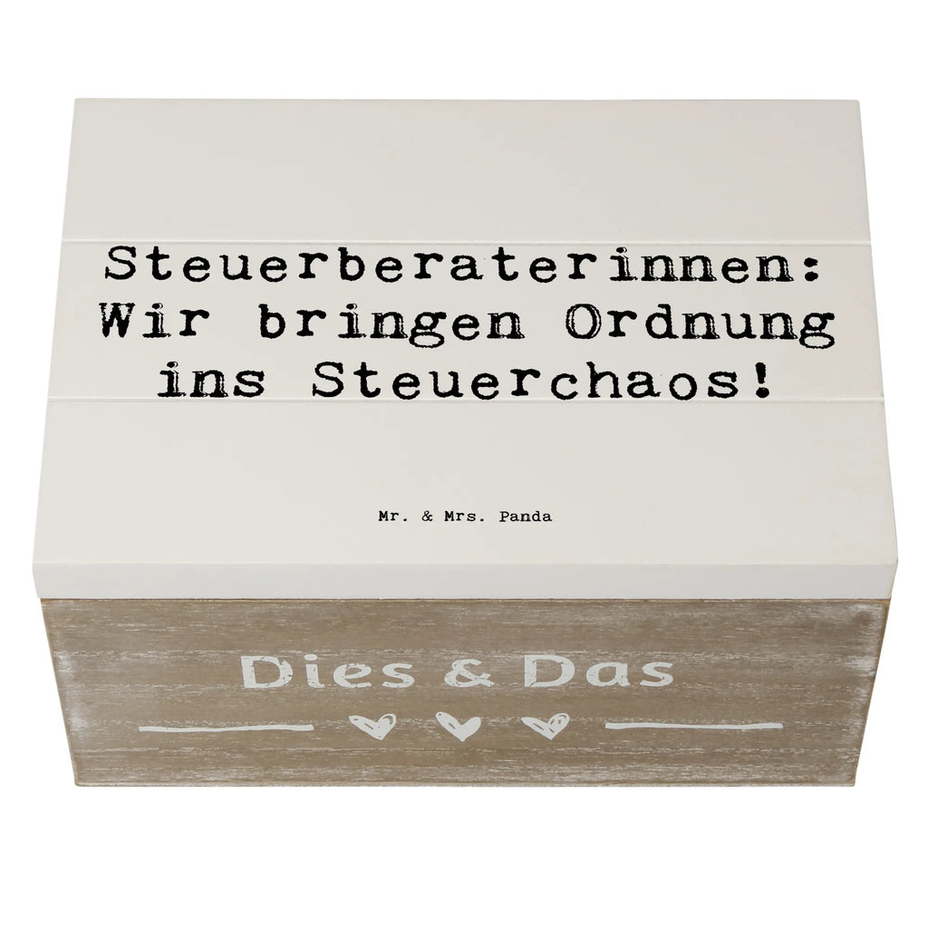 Holzkiste Spruch Steuerberaterinnen: Wir bringen Ordnung ins Steuerchaos! Holzkiste, Kiste, Schatzkiste, Truhe, Schatulle, XXL, Erinnerungsbox, Erinnerungskiste, Dekokiste, Aufbewahrungsbox, Geschenkbox, Geschenkdose, Beruf, Ausbildung, Jubiläum, Abschied, Rente, Kollege, Kollegin, Geschenk, Schenken, Arbeitskollege, Mitarbeiter, Firma, Danke, Dankeschön