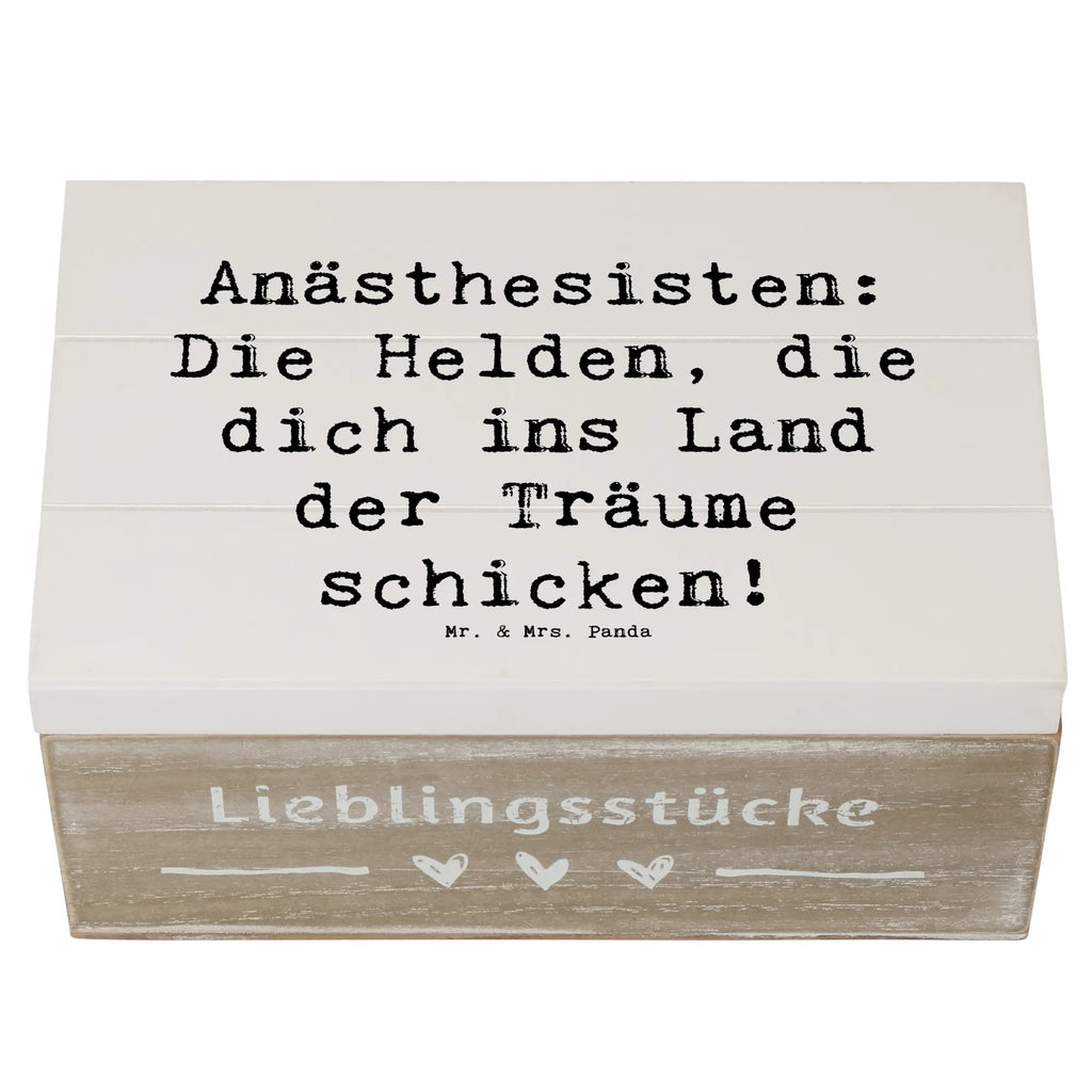 Holzkiste Spruch Anästhesisten: Die Helden, die dich ins Land der Träume schicken! Holzkiste, Kiste, Schatzkiste, Truhe, Schatulle, XXL, Erinnerungsbox, Erinnerungskiste, Dekokiste, Aufbewahrungsbox, Geschenkbox, Geschenkdose, Beruf, Ausbildung, Jubiläum, Abschied, Rente, Kollege, Kollegin, Geschenk, Schenken, Arbeitskollege, Mitarbeiter, Firma, Danke, Dankeschön