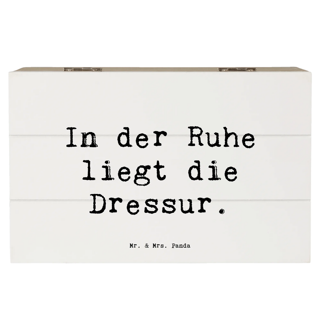 Holzkiste Spruch In der Ruhe liegt die Dressur. Holzkiste, Kiste, Schatzkiste, Truhe, Schatulle, XXL, Erinnerungsbox, Erinnerungskiste, Dekokiste, Aufbewahrungsbox, Geschenkbox, Geschenkdose, Beruf, Ausbildung, Jubiläum, Abschied, Rente, Kollege, Kollegin, Geschenk, Schenken, Arbeitskollege, Mitarbeiter, Firma, Danke, Dankeschön