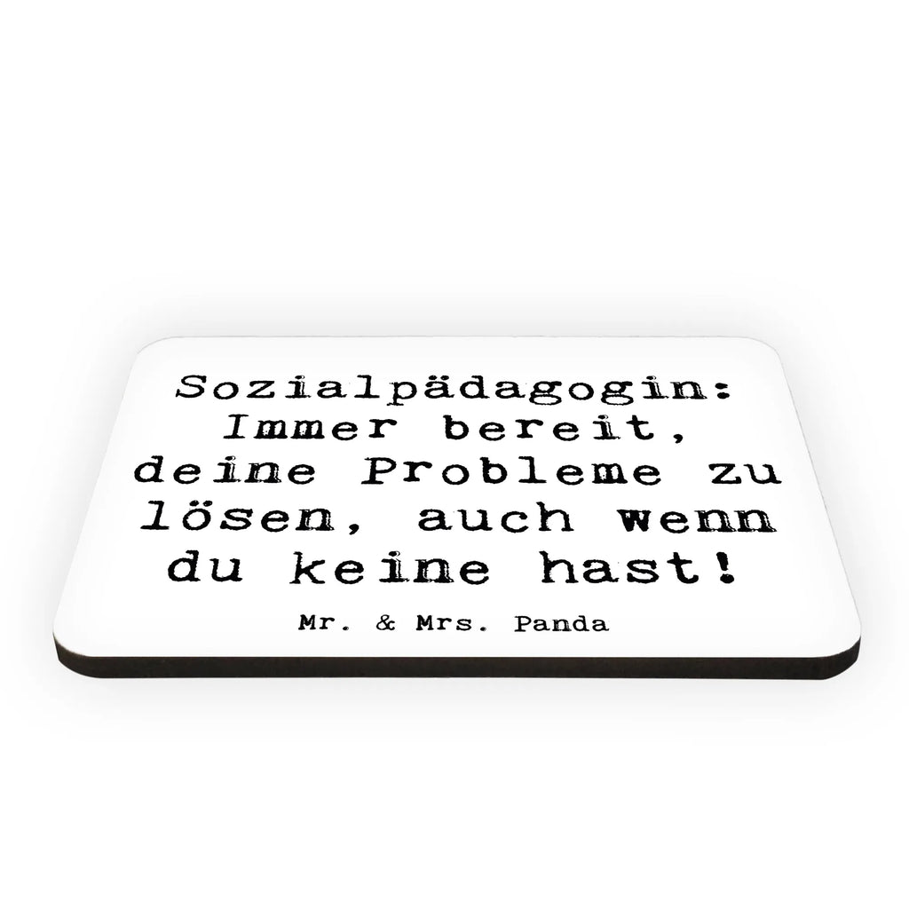 Magnet Spruch Sozialpädagogin: Immer bereit, deine Probleme zu lösen, auch wenn du keine hast! Kühlschrankmagnet, Pinnwandmagnet, Souvenir Magnet, Motivmagnete, Dekomagnet, Whiteboard Magnet, Notiz Magnet, Kühlschrank Dekoration, Beruf, Ausbildung, Jubiläum, Abschied, Rente, Kollege, Kollegin, Geschenk, Schenken, Arbeitskollege, Mitarbeiter, Firma, Danke, Dankeschön