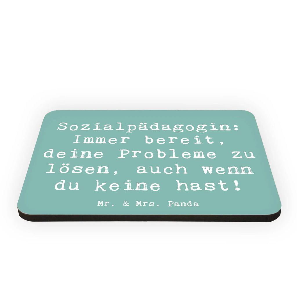 Magnet Spruch Sozialpädagogin: Immer bereit, deine Probleme zu lösen, auch wenn du keine hast! Kühlschrankmagnet, Pinnwandmagnet, Souvenir Magnet, Motivmagnete, Dekomagnet, Whiteboard Magnet, Notiz Magnet, Kühlschrank Dekoration, Beruf, Ausbildung, Jubiläum, Abschied, Rente, Kollege, Kollegin, Geschenk, Schenken, Arbeitskollege, Mitarbeiter, Firma, Danke, Dankeschön