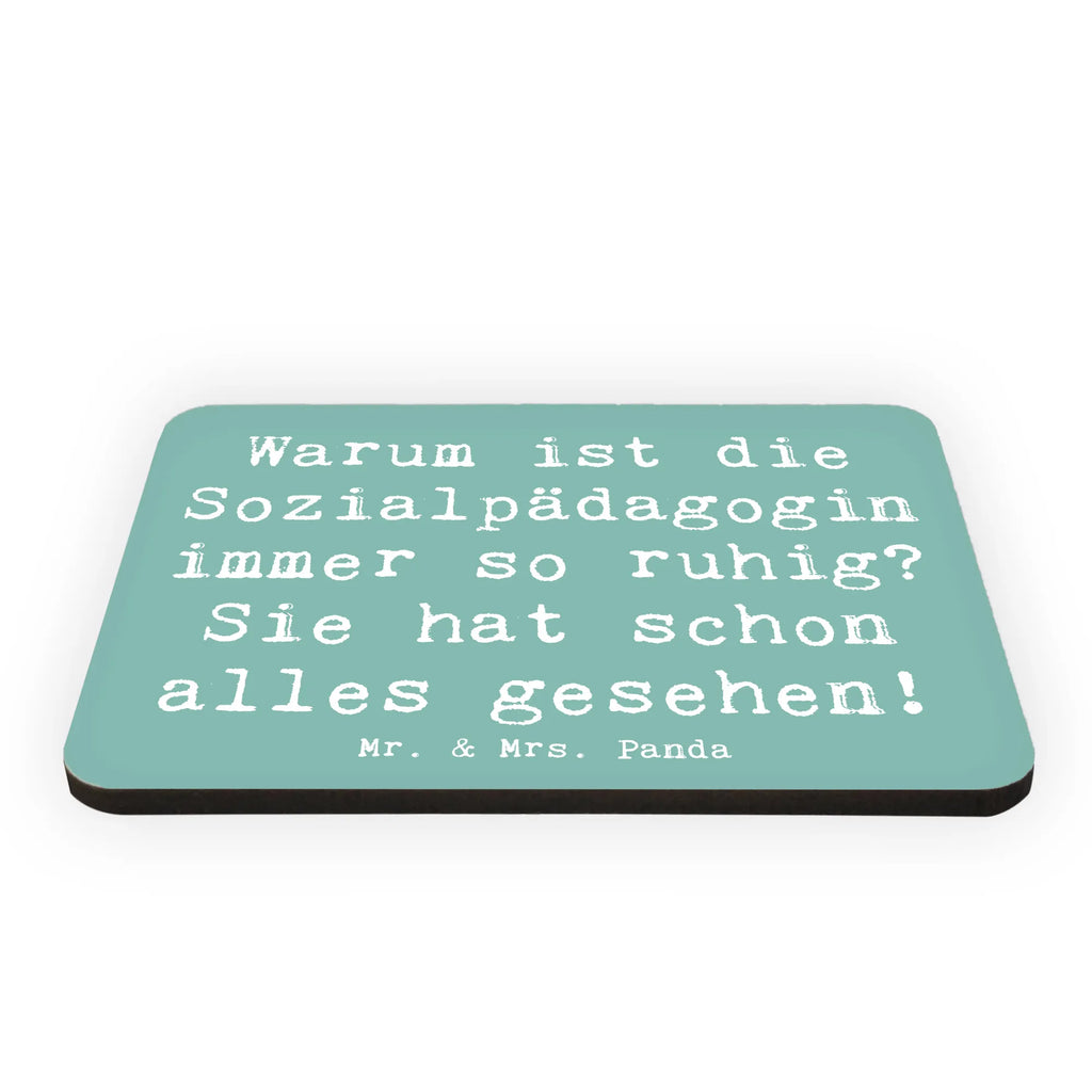 Magnet Spruch Warum ist die Sozialpädagogin immer so ruhig? Sie hat schon alles gesehen! Kühlschrankmagnet, Pinnwandmagnet, Souvenir Magnet, Motivmagnete, Dekomagnet, Whiteboard Magnet, Notiz Magnet, Kühlschrank Dekoration, Beruf, Ausbildung, Jubiläum, Abschied, Rente, Kollege, Kollegin, Geschenk, Schenken, Arbeitskollege, Mitarbeiter, Firma, Danke, Dankeschön