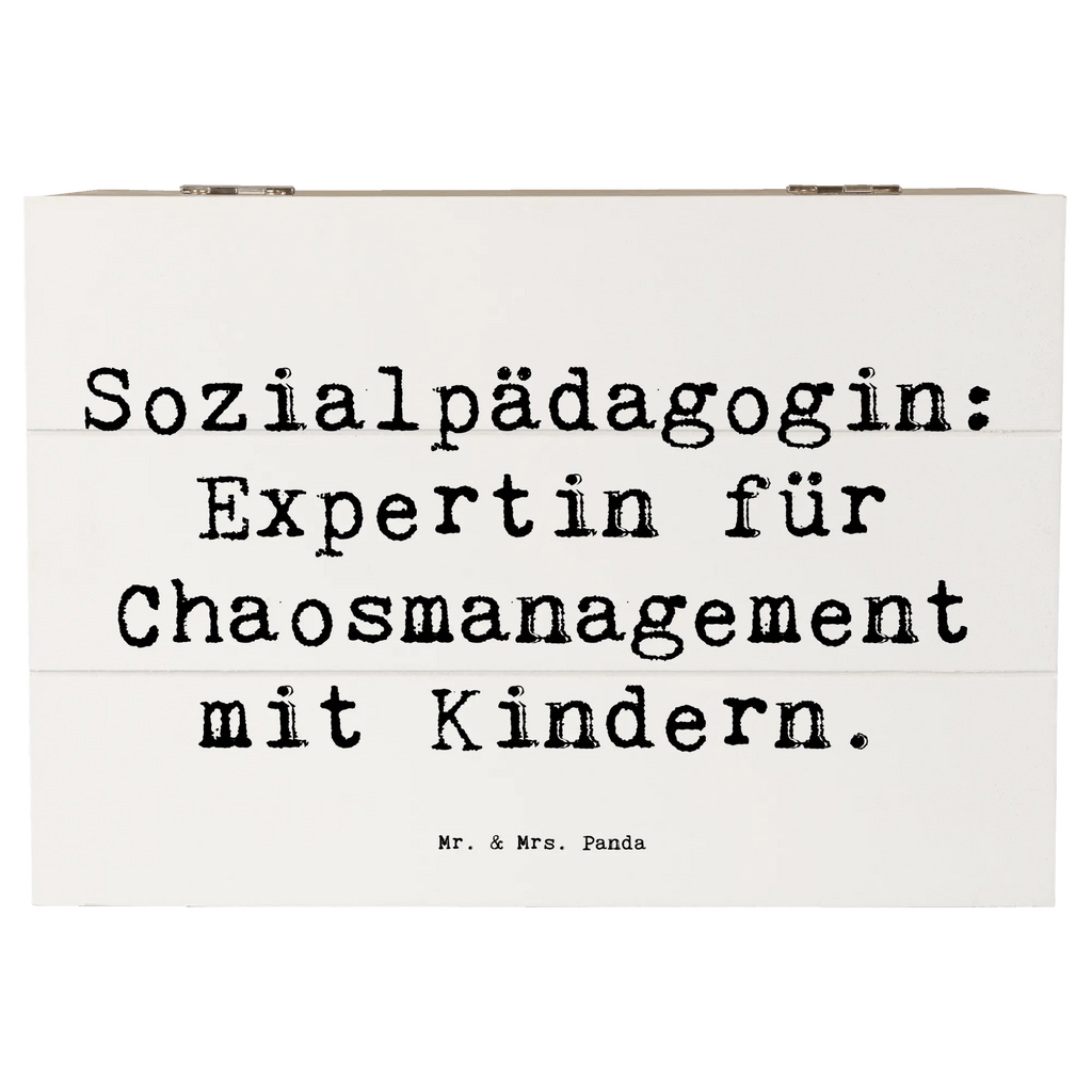 Holzkiste Spruch Sozialpädagogin: Expertin für Chaosmanagement mit Kindern. Holzkiste, Kiste, Schatzkiste, Truhe, Schatulle, XXL, Erinnerungsbox, Erinnerungskiste, Dekokiste, Aufbewahrungsbox, Geschenkbox, Geschenkdose, Beruf, Ausbildung, Jubiläum, Abschied, Rente, Kollege, Kollegin, Geschenk, Schenken, Arbeitskollege, Mitarbeiter, Firma, Danke, Dankeschön