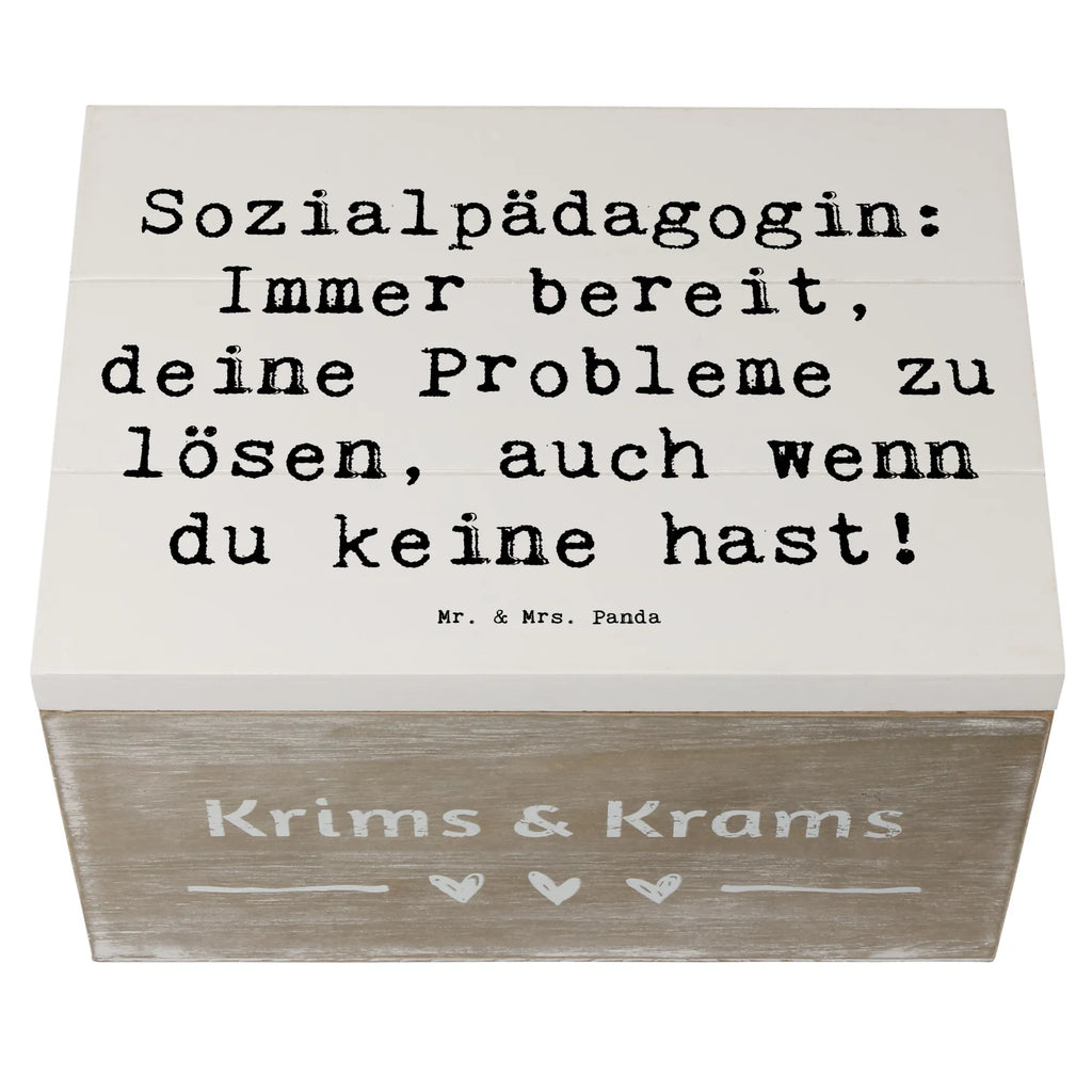 Holzkiste Spruch Sozialpädagogin: Immer bereit, deine Probleme zu lösen, auch wenn du keine hast! Holzkiste, Kiste, Schatzkiste, Truhe, Schatulle, XXL, Erinnerungsbox, Erinnerungskiste, Dekokiste, Aufbewahrungsbox, Geschenkbox, Geschenkdose, Beruf, Ausbildung, Jubiläum, Abschied, Rente, Kollege, Kollegin, Geschenk, Schenken, Arbeitskollege, Mitarbeiter, Firma, Danke, Dankeschön