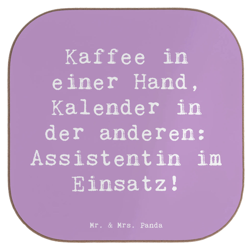 Untersetzer Spruch Kaffee in einer Hand, Kalender in der anderen: Assistentin im Einsatz! Untersetzer, Bierdeckel, Glasuntersetzer, Untersetzer Gläser, Getränkeuntersetzer, Untersetzer aus Holz, Untersetzer für Gläser, Korkuntersetzer, Untersetzer Holz, Holzuntersetzer, Tassen Untersetzer, Untersetzer Design, Beruf, Ausbildung, Jubiläum, Abschied, Rente, Kollege, Kollegin, Geschenk, Schenken, Arbeitskollege, Mitarbeiter, Firma, Danke, Dankeschön