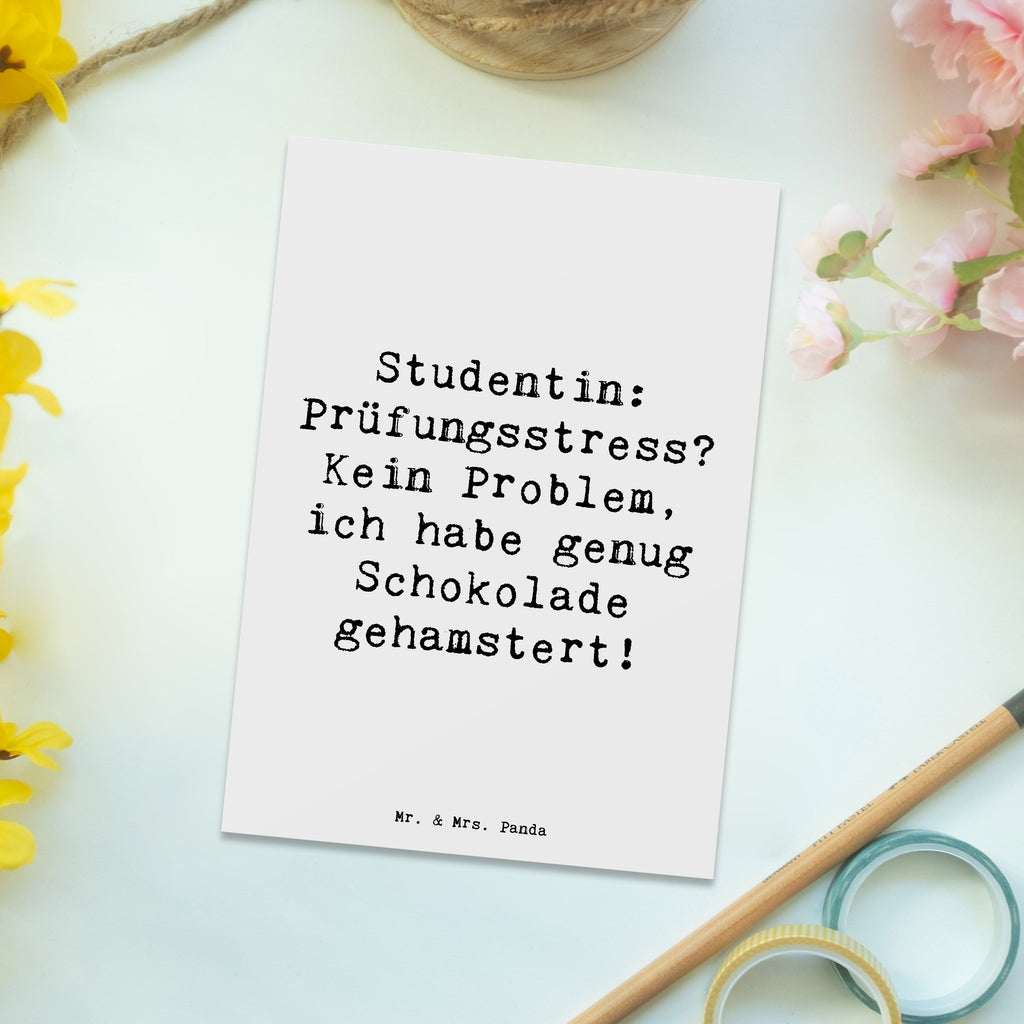 Postkarte Spruch Studentin: Prüfungsstress? Kein Problem, ich habe genug Schokolade gehamstert! Postkarte, Karte, Geschenkkarte, Grußkarte, Einladung, Ansichtskarte, Geburtstagskarte, Einladungskarte, Dankeskarte, Ansichtskarten, Einladung Geburtstag, Einladungskarten Geburtstag, Beruf, Ausbildung, Jubiläum, Abschied, Rente, Kollege, Kollegin, Geschenk, Schenken, Arbeitskollege, Mitarbeiter, Firma, Danke, Dankeschön