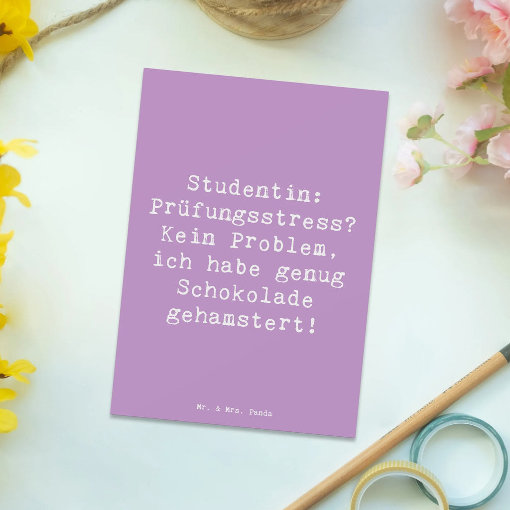 Postkarte Spruch Studentin: Prüfungsstress? Kein Problem, ich habe genug Schokolade gehamstert! Postkarte, Karte, Geschenkkarte, Grußkarte, Einladung, Ansichtskarte, Geburtstagskarte, Einladungskarte, Dankeskarte, Ansichtskarten, Einladung Geburtstag, Einladungskarten Geburtstag, Beruf, Ausbildung, Jubiläum, Abschied, Rente, Kollege, Kollegin, Geschenk, Schenken, Arbeitskollege, Mitarbeiter, Firma, Danke, Dankeschön