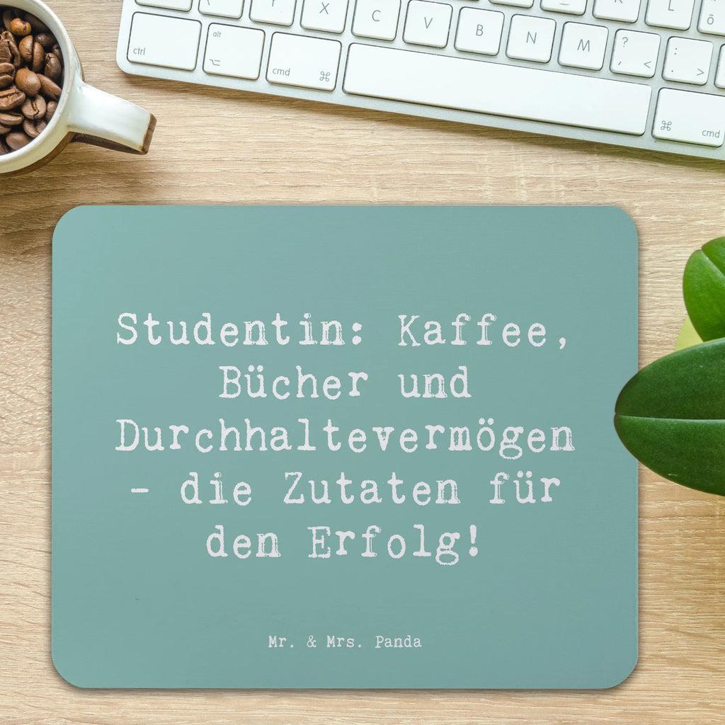 Mauspad Spruch Studentin: Kaffee, Bücher und Durchhaltevermögen - die Zutaten für den Erfolg! Mousepad, Computer zubehör, Büroausstattung, PC Zubehör, Arbeitszimmer, Mauspad, Einzigartiges Mauspad, Designer Mauspad, Mausunterlage, Mauspad Büro, Beruf, Ausbildung, Jubiläum, Abschied, Rente, Kollege, Kollegin, Geschenk, Schenken, Arbeitskollege, Mitarbeiter, Firma, Danke, Dankeschön