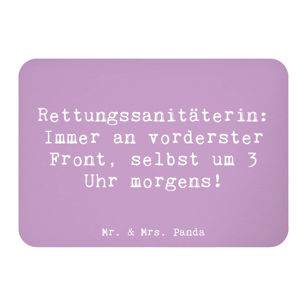 Magnet Spruch Rettungssanitäterin: Immer an vorderster Front, selbst um 3 Uhr morgens! Kühlschrankmagnet, Pinnwandmagnet, Souvenir Magnet, Motivmagnete, Dekomagnet, Whiteboard Magnet, Notiz Magnet, Kühlschrank Dekoration, Beruf, Ausbildung, Jubiläum, Abschied, Rente, Kollege, Kollegin, Geschenk, Schenken, Arbeitskollege, Mitarbeiter, Firma, Danke, Dankeschön