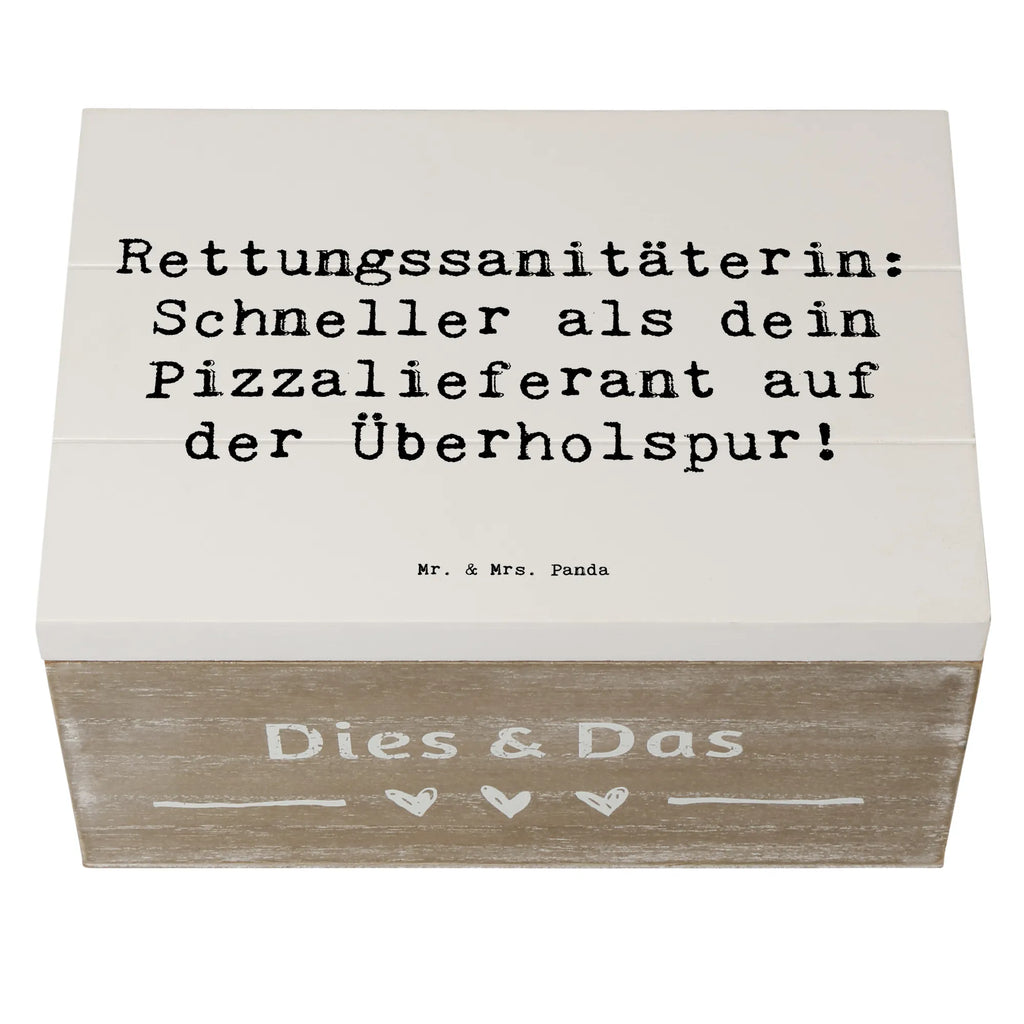 Holzkiste Spruch Rettungssanitäterin: Schneller als dein Pizzalieferant auf der Überholspur! Holzkiste, Kiste, Schatzkiste, Truhe, Schatulle, XXL, Erinnerungsbox, Erinnerungskiste, Dekokiste, Aufbewahrungsbox, Geschenkbox, Geschenkdose, Beruf, Ausbildung, Jubiläum, Abschied, Rente, Kollege, Kollegin, Geschenk, Schenken, Arbeitskollege, Mitarbeiter, Firma, Danke, Dankeschön