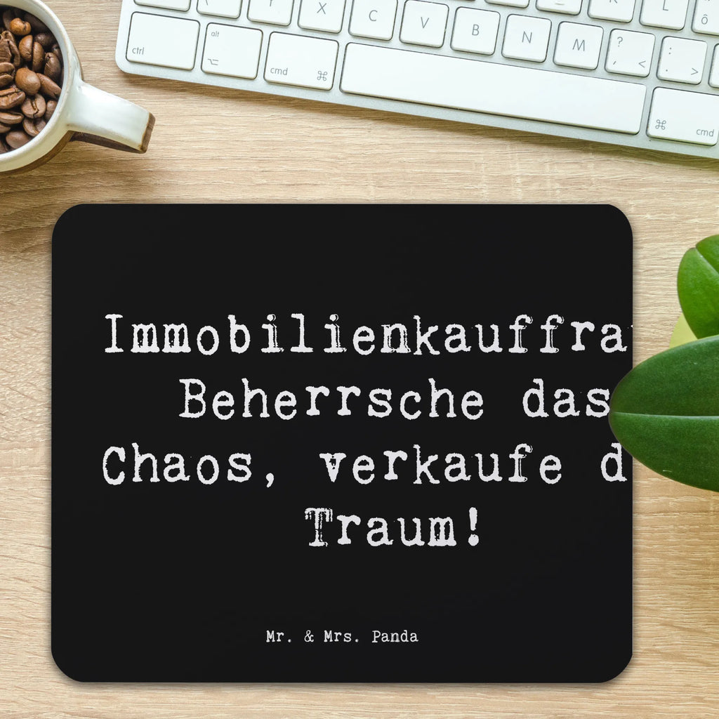 Mauspad Spruch Immobilienkauffrau: Beherrsche das Chaos, verkaufe den Traum! Mousepad, Computer zubehör, Büroausstattung, PC Zubehör, Arbeitszimmer, Mauspad, Einzigartiges Mauspad, Designer Mauspad, Mausunterlage, Mauspad Büro, Beruf, Ausbildung, Jubiläum, Abschied, Rente, Kollege, Kollegin, Geschenk, Schenken, Arbeitskollege, Mitarbeiter, Firma, Danke, Dankeschön