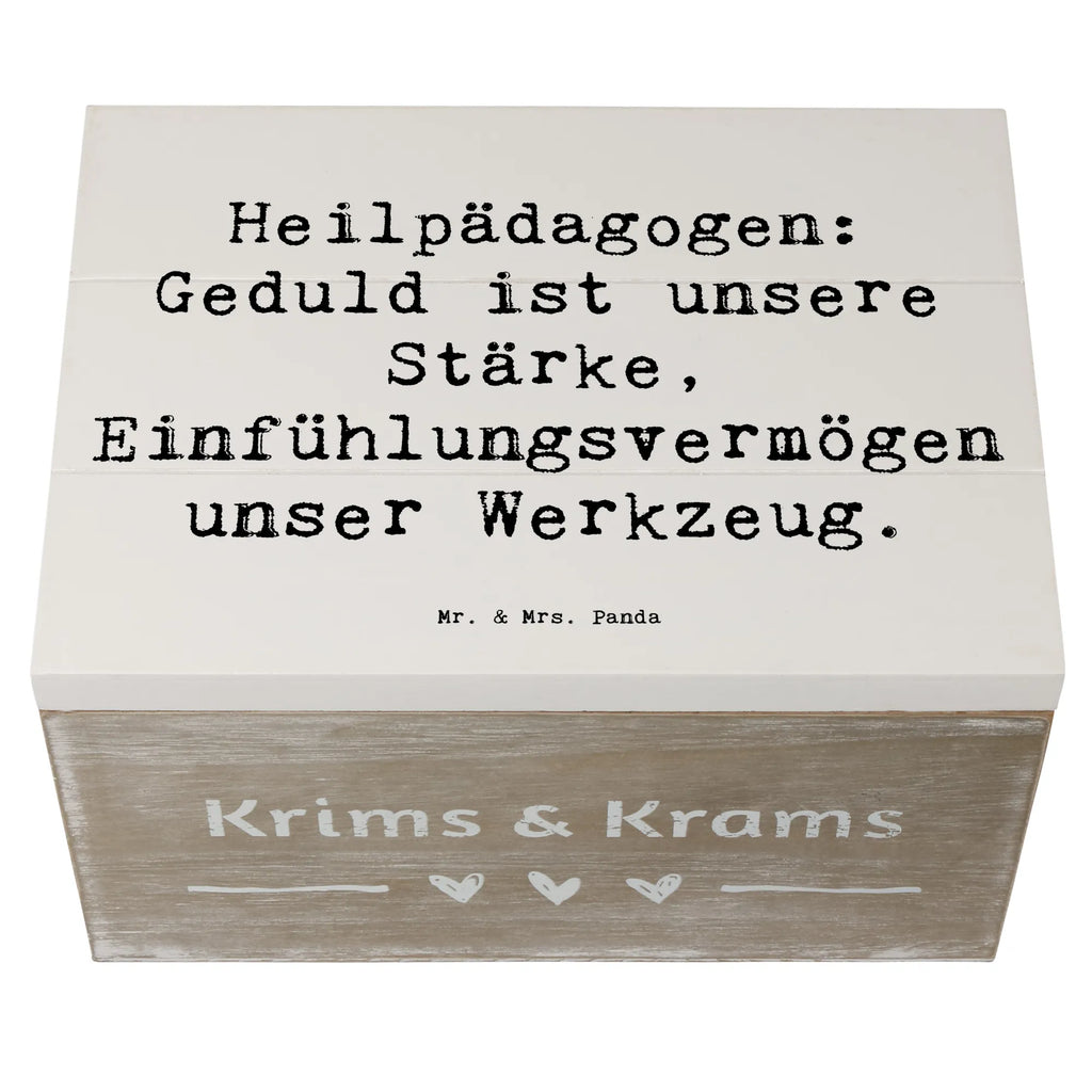 Holzkiste Spruch Heilpädagogin Geduld Holzkiste, Kiste, Schatzkiste, Truhe, Schatulle, XXL, Erinnerungsbox, Erinnerungskiste, Dekokiste, Aufbewahrungsbox, Geschenkbox, Geschenkdose, Beruf, Ausbildung, Jubiläum, Abschied, Rente, Kollege, Kollegin, Geschenk, Schenken, Arbeitskollege, Mitarbeiter, Firma, Danke, Dankeschön