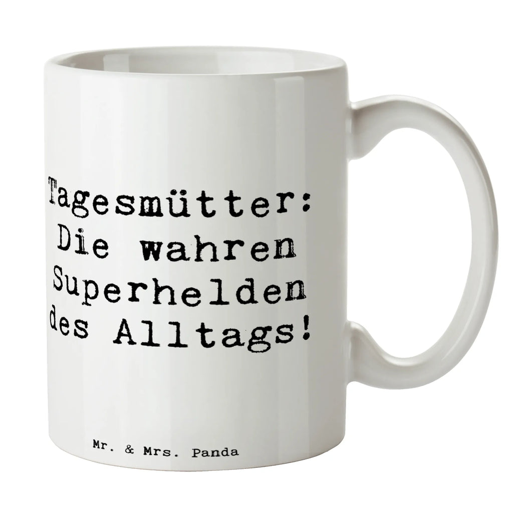 Tasse Spruch Tagesmutter Superheld Tasse, Kaffeetasse, Teetasse, Becher, Kaffeebecher, Teebecher, Keramiktasse, Porzellantasse, Büro Tasse, Geschenk Tasse, Tasse Sprüche, Tasse Motive, Kaffeetassen, Tasse bedrucken, Designer Tasse, Cappuccino Tassen, Schöne Teetassen, Beruf, Ausbildung, Jubiläum, Abschied, Rente, Kollege, Kollegin, Geschenk, Schenken, Arbeitskollege, Mitarbeiter, Firma, Danke, Dankeschön