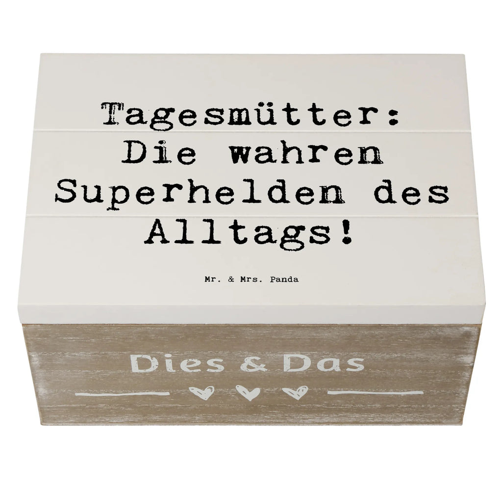 Holzkiste Spruch Tagesmutter Superheld Holzkiste, Kiste, Schatzkiste, Truhe, Schatulle, XXL, Erinnerungsbox, Erinnerungskiste, Dekokiste, Aufbewahrungsbox, Geschenkbox, Geschenkdose, Beruf, Ausbildung, Jubiläum, Abschied, Rente, Kollege, Kollegin, Geschenk, Schenken, Arbeitskollege, Mitarbeiter, Firma, Danke, Dankeschön