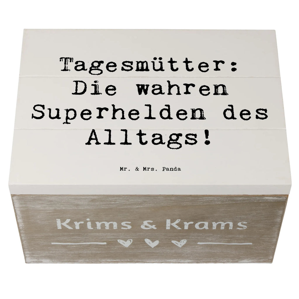 Holzkiste Spruch Tagesmutter Superheld Holzkiste, Kiste, Schatzkiste, Truhe, Schatulle, XXL, Erinnerungsbox, Erinnerungskiste, Dekokiste, Aufbewahrungsbox, Geschenkbox, Geschenkdose, Beruf, Ausbildung, Jubiläum, Abschied, Rente, Kollege, Kollegin, Geschenk, Schenken, Arbeitskollege, Mitarbeiter, Firma, Danke, Dankeschön