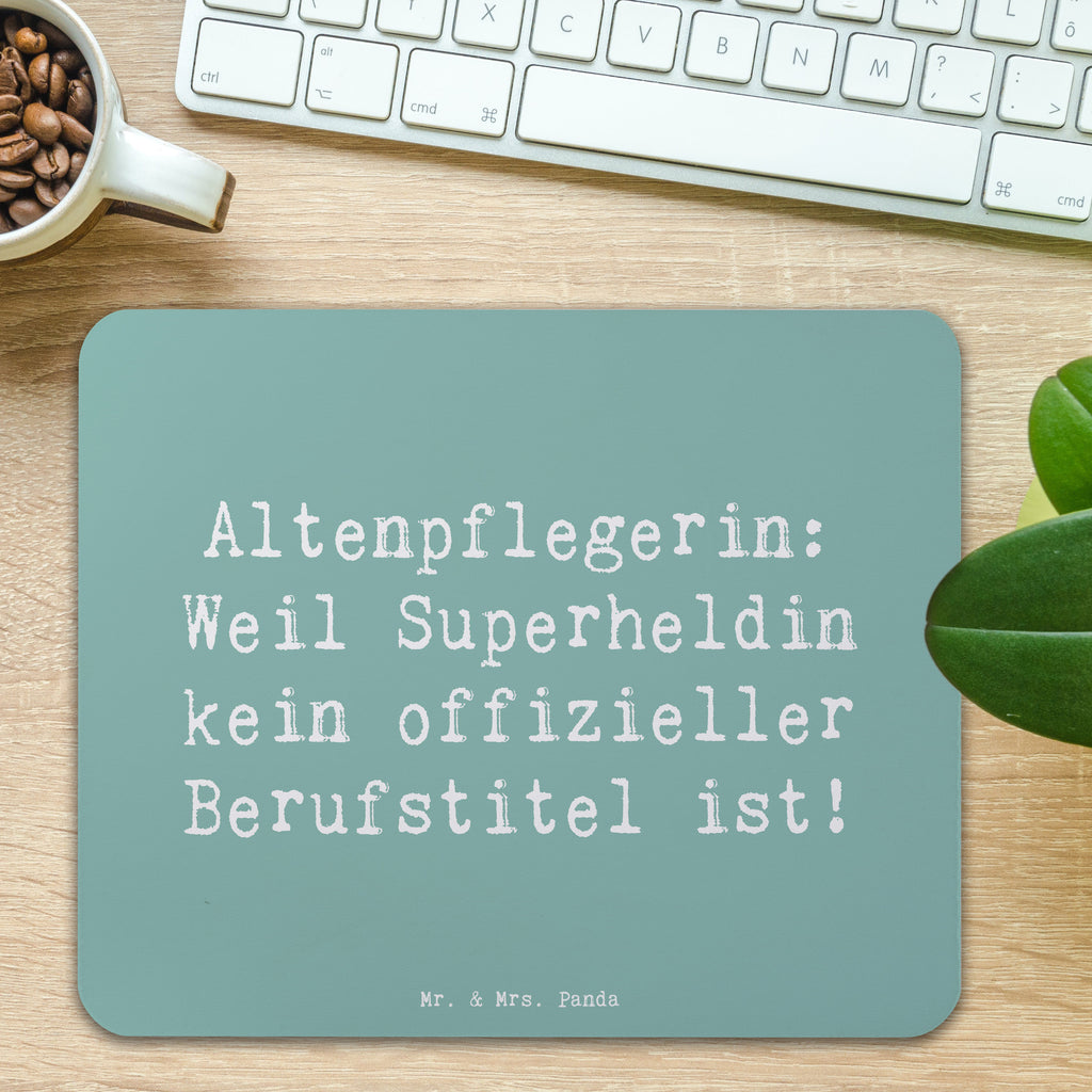 Mauspad Spruch Altenpflegerin Superheld Mousepad, Computer zubehör, Büroausstattung, PC Zubehör, Arbeitszimmer, Mauspad, Einzigartiges Mauspad, Designer Mauspad, Mausunterlage, Mauspad Büro, Beruf, Ausbildung, Jubiläum, Abschied, Rente, Kollege, Kollegin, Geschenk, Schenken, Arbeitskollege, Mitarbeiter, Firma, Danke, Dankeschön