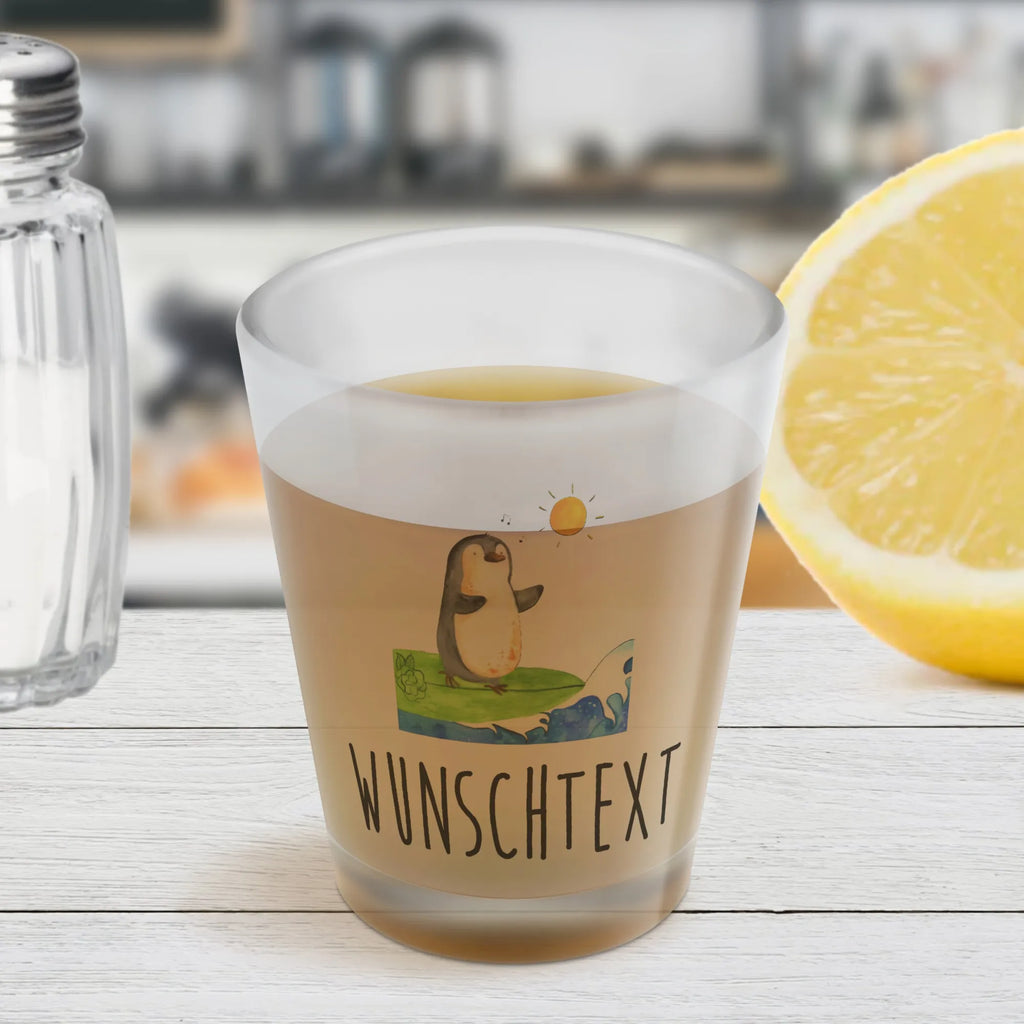 Personalisiertes Schnapsglas Pinguin Surfer Personalisiertes Schnapsglas, Schnapsglas mit Namen, Schnapsgläser personalisiert, personalisierte Schnapsgläser, Schnapsglas personalisieren, Schnapsglas Hochzeit, Schnapsglas mit Name, Schnapsglas Geschenk, Shot Gläser personalisieren, personalisierte Pinnchen, Schnapsglas zum Umhängen mit Namen, Pinguin, Pinguine, surfen, Surfer, Hawaii, Urlaub, Wellen, Wellen reiten, Portugal