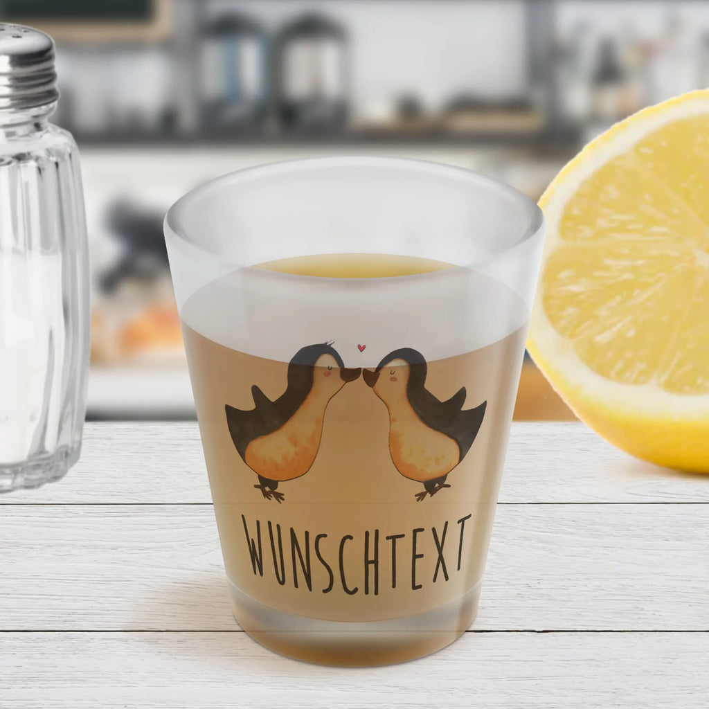 Personalisiertes Schnapsglas Pinguine Kuss Personalisiertes Schnapsglas, Schnapsglas mit Namen, Schnapsgläser personalisiert, personalisierte Schnapsgläser, Schnapsglas personalisieren, Schnapsglas Hochzeit, Schnapsglas mit Name, Schnapsglas Geschenk, Shot Gläser personalisieren, personalisierte Pinnchen, Schnapsglas zum Umhängen mit Namen, Liebe, Partner, Freund, Freundin, Ehemann, Ehefrau, Heiraten, Verlobung, Heiratsantrag, Liebesgeschenk, Jahrestag, Hocheitstag, Valentinstag, Geschenk für Frauen, Hochzeitstag, Mitbringsel, Geschenk für Freundin, Geschenk für Partner, Liebesbeweis, für Männer, für Ehemann