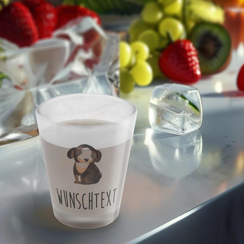 Personalisiertes Schnapsglas Hund Entspannen Personalisiertes Schnapsglas, Schnapsglas mit Namen, Schnapsgläser personalisiert, personalisierte Schnapsgläser, Schnapsglas personalisieren, Schnapsglas Hochzeit, Schnapsglas mit Name, Schnapsglas Geschenk, Shot Gläser personalisieren, personalisierte Pinnchen, Schnapsglas zum Umhängen mit Namen, Hund, Hundemotiv, Haustier, Hunderasse, Tierliebhaber, Hundebesitzer, Sprüche, schwarzer Hund, Hundeliebe, Liebe, Hundeglück