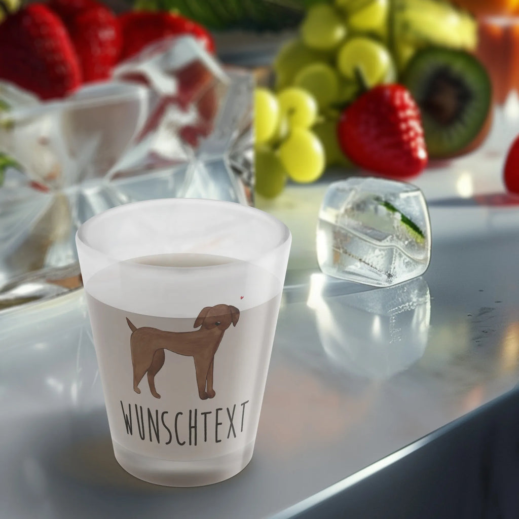 Personalisiertes Schnapsglas Hund Dogge Personalisiertes Schnapsglas, Schnapsglas mit Namen, Schnapsgläser personalisiert, personalisierte Schnapsgläser, Schnapsglas personalisieren, Schnapsglas Hochzeit, Schnapsglas mit Name, Schnapsglas Geschenk, Shot Gläser personalisieren, personalisierte Pinnchen, Schnapsglas zum Umhängen mit Namen, Hund, Hundemotiv, Haustier, Hunderasse, Tierliebhaber, Hundebesitzer, Sprüche, Hunde, Dogge, Deutsche Dogge, Great Dane