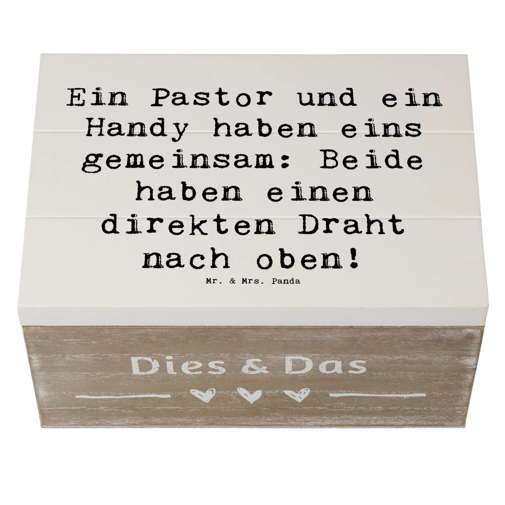 Holzkiste Spruch Ein Pastor und ein Handy haben eins gemeinsam: Beide haben einen direkten Draht nach oben! Holzkiste, Kiste, Schatzkiste, Truhe, Schatulle, XXL, Erinnerungsbox, Erinnerungskiste, Dekokiste, Aufbewahrungsbox, Geschenkbox, Geschenkdose, Beruf, Ausbildung, Jubiläum, Abschied, Rente, Kollege, Kollegin, Geschenk, Schenken, Arbeitskollege, Mitarbeiter, Firma, Danke, Dankeschön