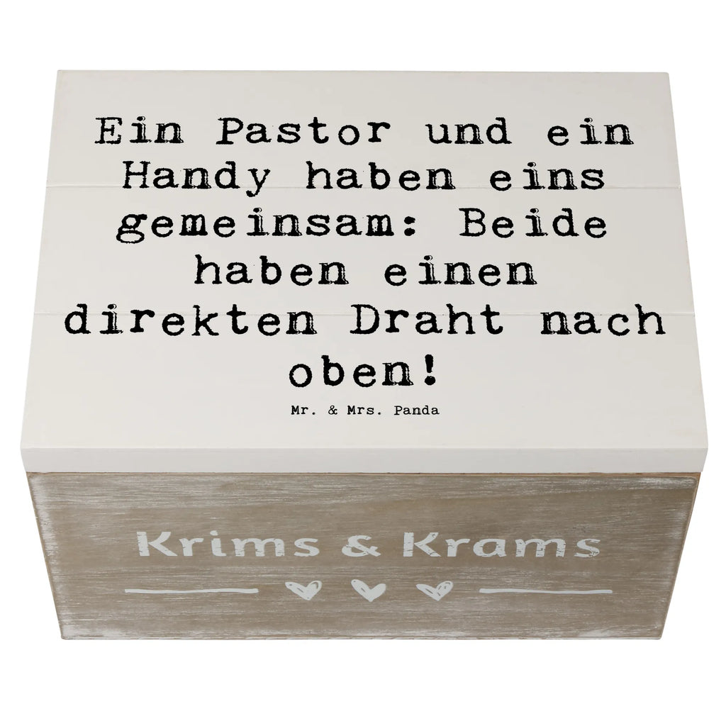 Holzkiste Spruch Ein Pastor und ein Handy haben eins gemeinsam: Beide haben einen direkten Draht nach oben! Holzkiste, Kiste, Schatzkiste, Truhe, Schatulle, XXL, Erinnerungsbox, Erinnerungskiste, Dekokiste, Aufbewahrungsbox, Geschenkbox, Geschenkdose, Beruf, Ausbildung, Jubiläum, Abschied, Rente, Kollege, Kollegin, Geschenk, Schenken, Arbeitskollege, Mitarbeiter, Firma, Danke, Dankeschön