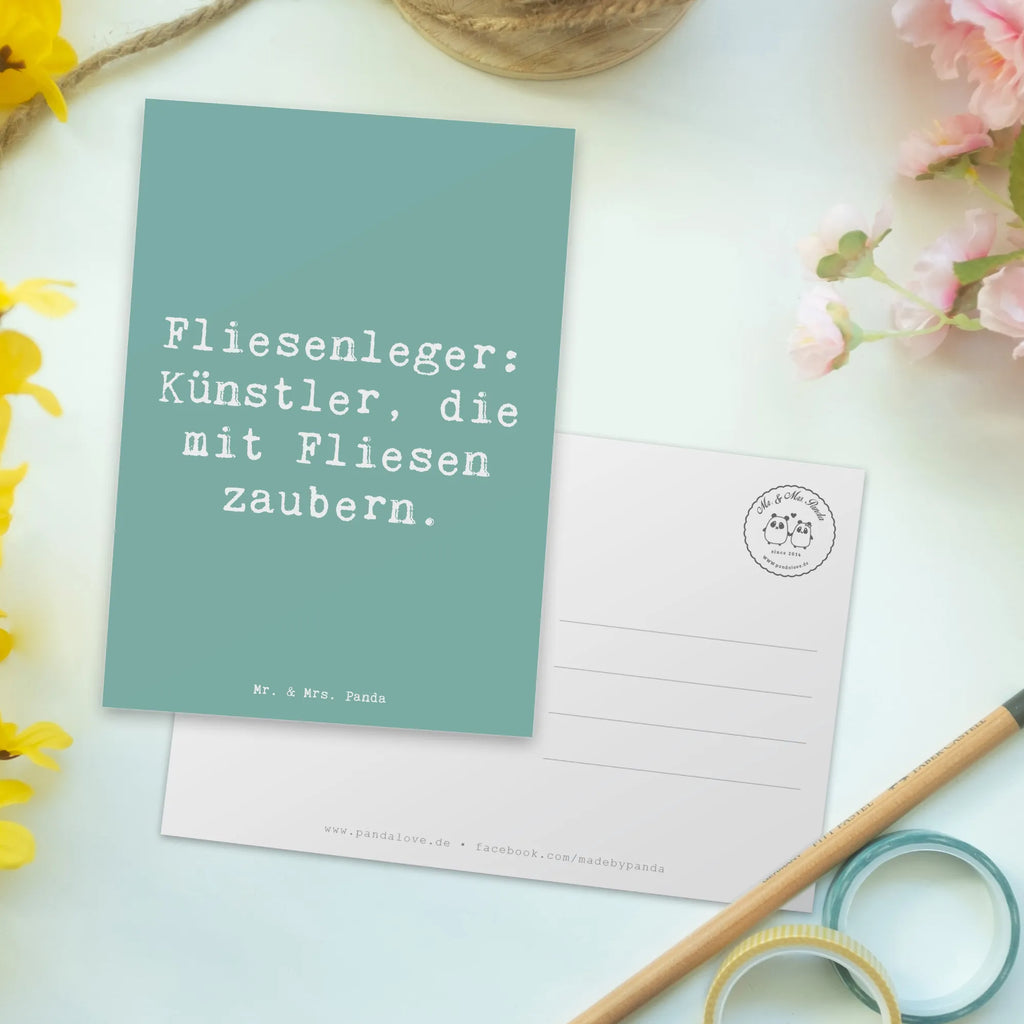 Postcard Saying Fliesenleger: Künstler, die mit Fliesen zaubern. Postkarte, Karte, Geschenkkarte, Grußkarte, Einladung, Ansichtskarte, Geburtstagskarte, Einladungskarte, Dankeskarte, Ansichtskarten, Einladung Geburtstag, Einladungskarten Geburtstag, Beruf, Ausbildung, Jubiläum, Abschied, Rente, Kollege, Kollegin, Geschenk, Schenken, Arbeitskollege, Mitarbeiter, Firma, Danke, Dankeschön