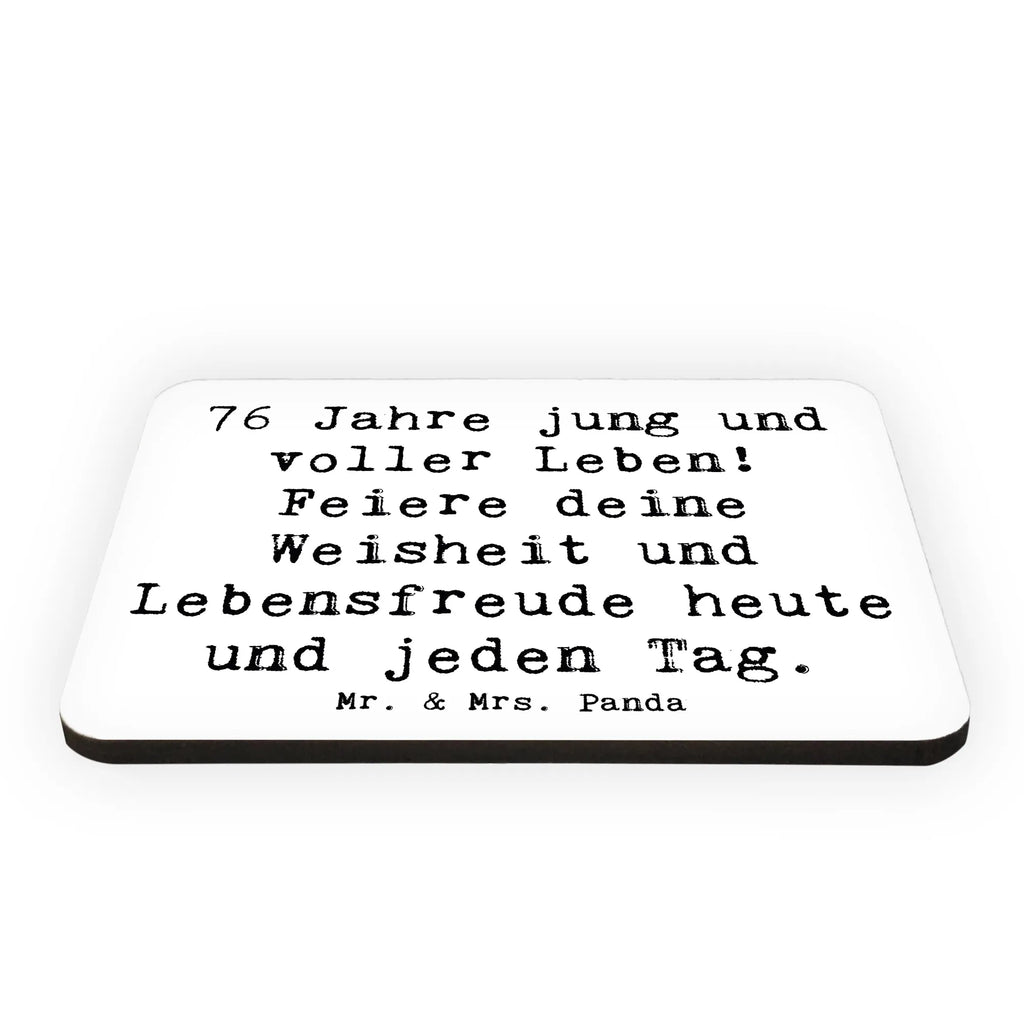 Magnet Spruch 76. Geburtstag Jung und Lebendig Kühlschrankmagnet, Pinnwandmagnet, Souvenir Magnet, Motivmagnete, Dekomagnet, Whiteboard Magnet, Notiz Magnet, Kühlschrank Dekoration, Geburtstag, Geburtstagsgeschenk, Geschenk