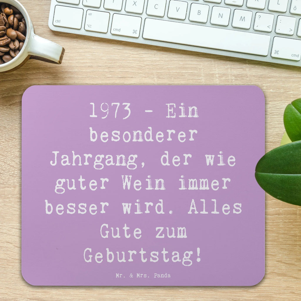 Mauspad Spruch 1973 Geburtstag Mousepad, Computer zubehör, Büroausstattung, PC Zubehör, Arbeitszimmer, Mauspad, Einzigartiges Mauspad, Designer Mauspad, Mausunterlage, Mauspad Büro, Geburtstag, Geburtstagsgeschenk, Geschenk