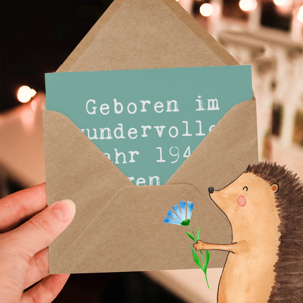 Deluxe Card Saying Geboren im wundervollen Jahr 1945, mögen all deine Wünsche wahr werden! Karte, Grußkarte, Klappkarte, Einladungskarte, Glückwunschkarte, Hochzeitskarte, Geburtstagskarte, Hochwertige Grußkarte, Hochwertige Klappkarte, Geburtstag, Geburtstagsgeschenk, Geschenk