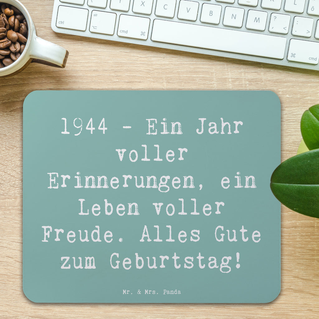 Mauspad Spruch 1944 Geburtstag Mousepad, Computer zubehör, Büroausstattung, PC Zubehör, Arbeitszimmer, Mauspad, Einzigartiges Mauspad, Designer Mauspad, Mausunterlage, Mauspad Büro, Geburtstag, Geburtstagsgeschenk, Geschenk