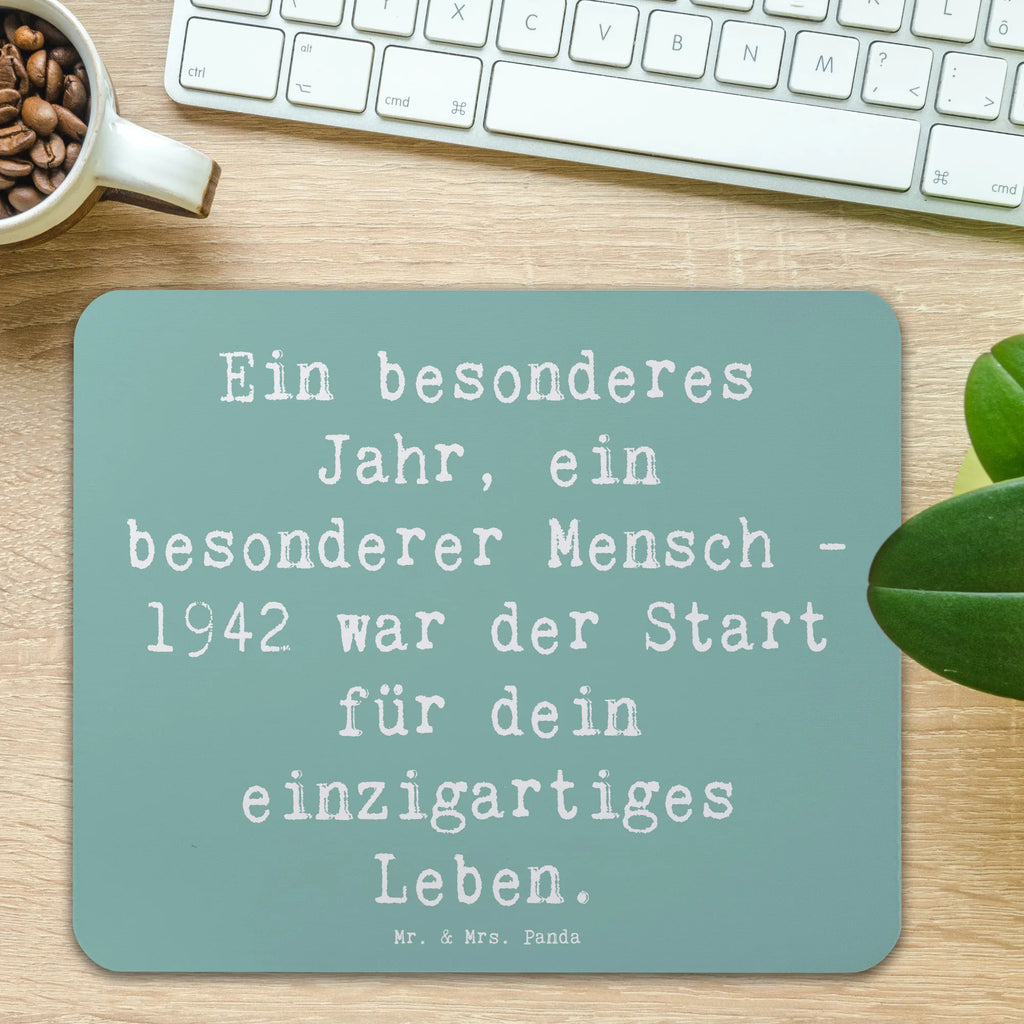 Mauspad Spruch 1942 Geburtstag Mousepad, Computer zubehör, Büroausstattung, PC Zubehör, Arbeitszimmer, Mauspad, Einzigartiges Mauspad, Designer Mauspad, Mausunterlage, Mauspad Büro, Geburtstag, Geburtstagsgeschenk, Geschenk