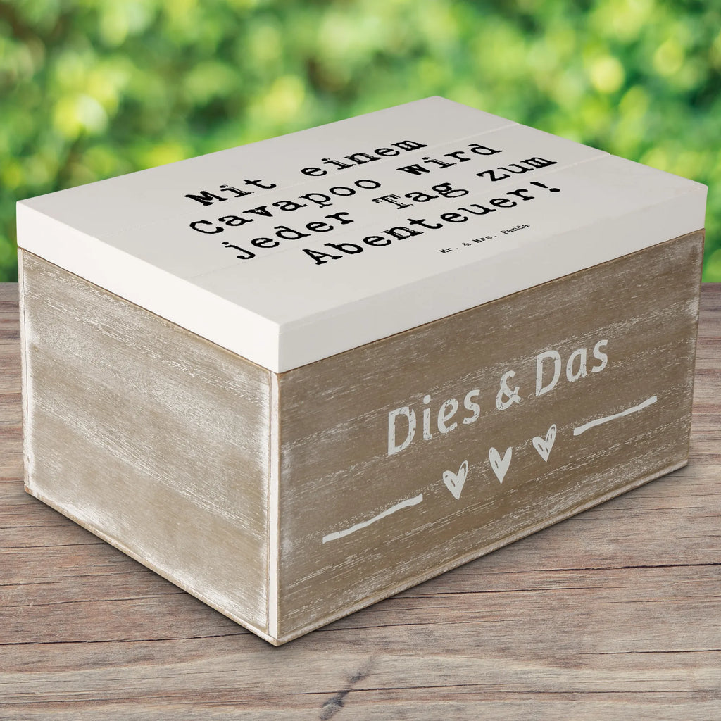 Holzkiste Spruch Cavapoo Abenteuer Holzkiste, Kiste, Schatzkiste, Truhe, Schatulle, XXL, Erinnerungsbox, Erinnerungskiste, Dekokiste, Aufbewahrungsbox, Geschenkbox, Geschenkdose, Hund, Hunderasse, Rassehund, Hundebesitzer, Geschenk, Tierfreund, Schenken, Welpe