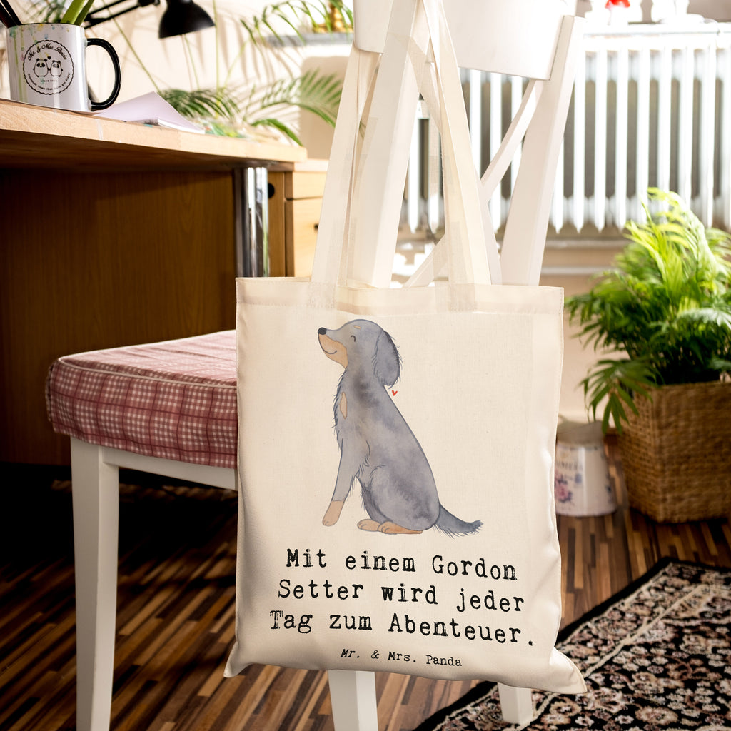 Tragetasche Gordon Setter Abenteuer Beuteltasche, Beutel, Einkaufstasche, Jutebeutel, Stoffbeutel, Tasche, Shopper, Umhängetasche, Strandtasche, Schultertasche, Stofftasche, Tragetasche, Badetasche, Jutetasche, Einkaufstüte, Laptoptasche, Hund, Hunderasse, Rassehund, Hundebesitzer, Geschenk, Tierfreund, Schenken, Welpe