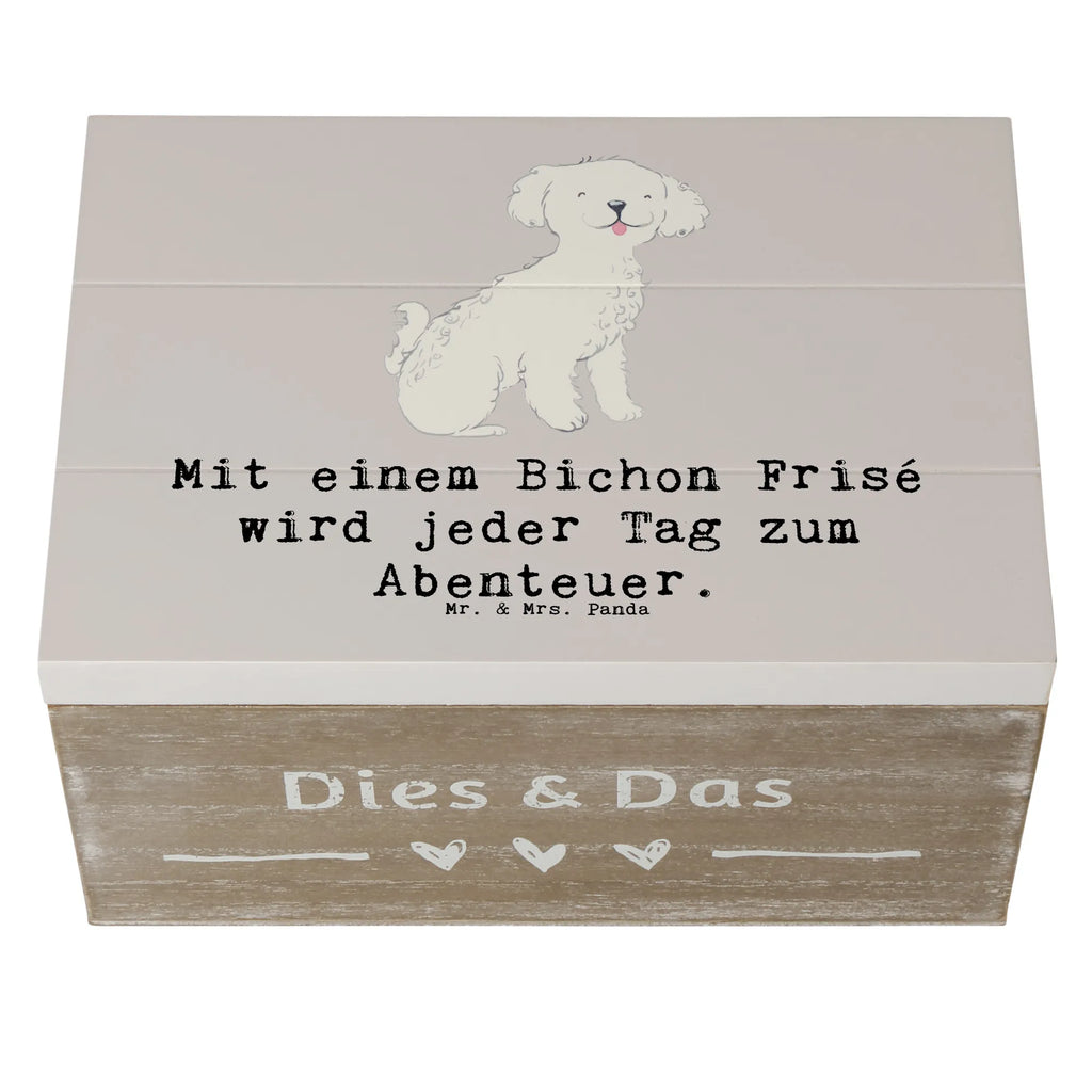 Holzkiste Mit einem Bichon Frisé wird jeder Tag zum Abenteuer. Holzkiste, Kiste, Schatzkiste, Truhe, Schatulle, XXL, Erinnerungsbox, Erinnerungskiste, Dekokiste, Aufbewahrungsbox, Geschenkbox, Geschenkdose, Hund, Hunderasse, Rassehund, Hundebesitzer, Geschenk, Tierfreund, Schenken, Welpe