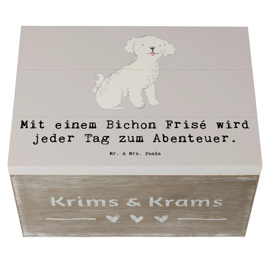 Holzkiste Mit einem Bichon Frisé wird jeder Tag zum Abenteuer. Holzkiste, Kiste, Schatzkiste, Truhe, Schatulle, XXL, Erinnerungsbox, Erinnerungskiste, Dekokiste, Aufbewahrungsbox, Geschenkbox, Geschenkdose, Hund, Hunderasse, Rassehund, Hundebesitzer, Geschenk, Tierfreund, Schenken, Welpe