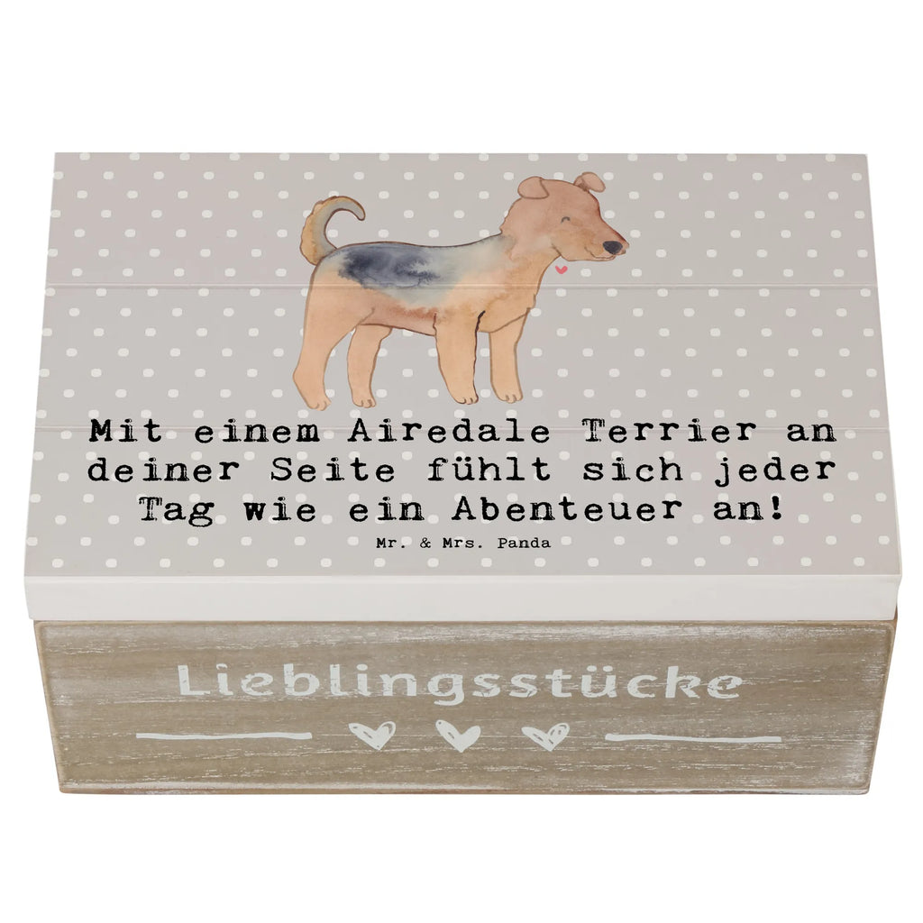 Holzkiste Airedale Terrier Abenteuer Holzkiste, Kiste, Schatzkiste, Truhe, Schatulle, XXL, Erinnerungsbox, Erinnerungskiste, Dekokiste, Aufbewahrungsbox, Geschenkbox, Geschenkdose, Hund, Hunderasse, Rassehund, Hundebesitzer, Geschenk, Tierfreund, Schenken, Welpe