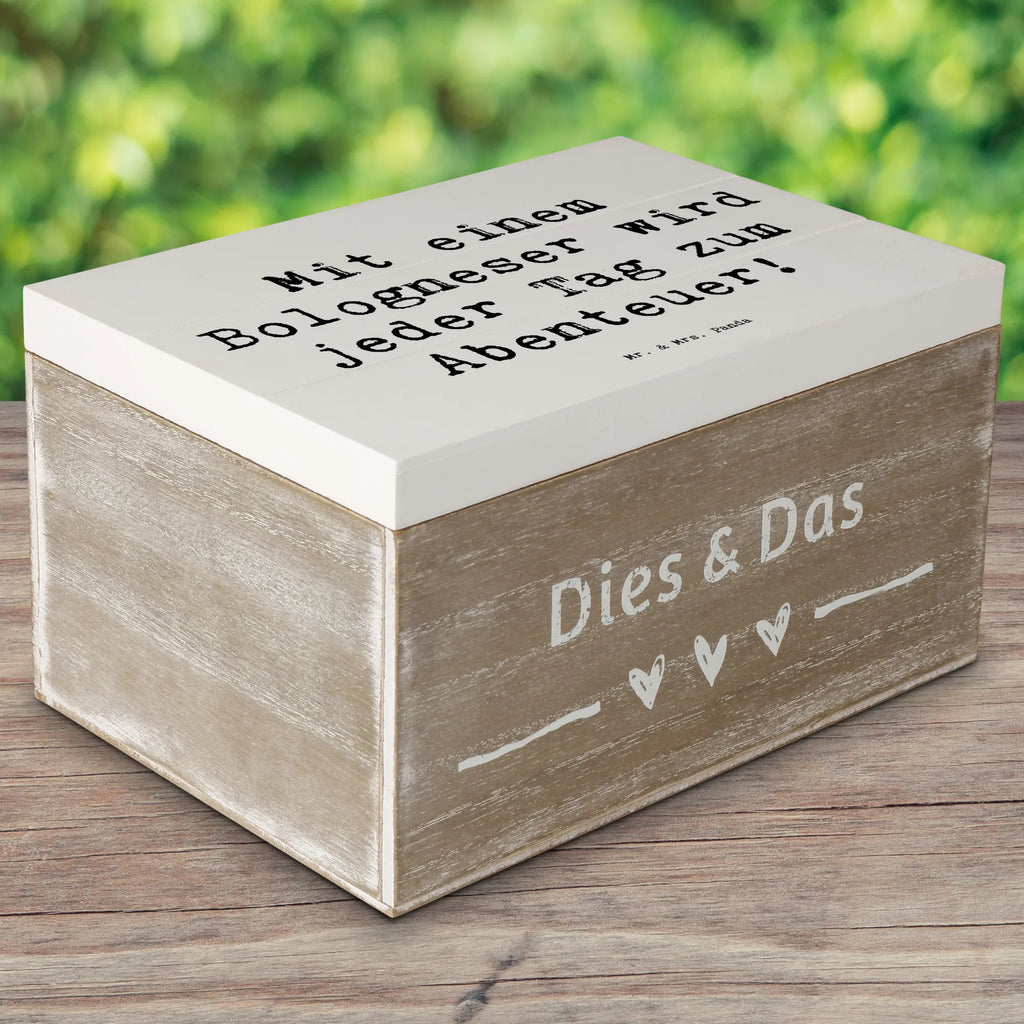 Holzkiste Spruch Bologneser Abenteuer Holzkiste, Kiste, Schatzkiste, Truhe, Schatulle, XXL, Erinnerungsbox, Erinnerungskiste, Dekokiste, Aufbewahrungsbox, Geschenkbox, Geschenkdose, Hund, Hunderasse, Rassehund, Hundebesitzer, Geschenk, Tierfreund, Schenken, Welpe