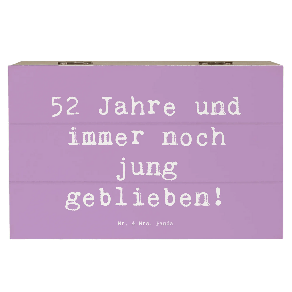 Holzkiste Spruch 52. Geburtstag Jung geblieben Holzkiste, Kiste, Schatzkiste, Truhe, Schatulle, XXL, Erinnerungsbox, Erinnerungskiste, Dekokiste, Aufbewahrungsbox, Geschenkbox, Geschenkdose, Geburtstag, Geburtstagsgeschenk, Geschenk