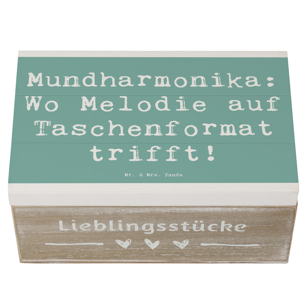 Holzkiste Spruch Mundharmonika: Wo Melodie auf Taschenformat trifft! Holzkiste, Kiste, Schatzkiste, Truhe, Schatulle, XXL, Erinnerungsbox, Erinnerungskiste, Dekokiste, Aufbewahrungsbox, Geschenkbox, Geschenkdose, Instrumente, Geschenke Musiker, Musikliebhaber