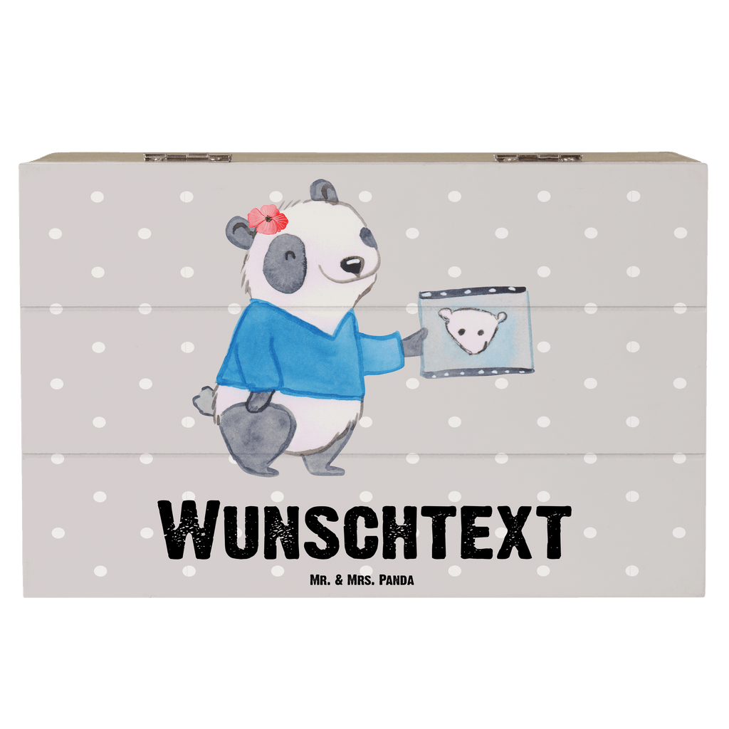 Personalisierte Holzkiste Radiologie Assistentin Herz Holzkiste mit Namen, Kiste mit Namen, Schatzkiste mit Namen, Truhe mit Namen, Schatulle mit Namen, Erinnerungsbox mit Namen, Erinnerungskiste, mit Namen, Dekokiste mit Namen, Aufbewahrungsbox mit Namen, Holzkiste Personalisiert, Kiste Personalisiert, Schatzkiste Personalisiert, Truhe Personalisiert, Schatulle Personalisiert, Erinnerungsbox Personalisiert, Erinnerungskiste Personalisiert, Dekokiste Personalisiert, Aufbewahrungsbox Personalisiert, Geschenkbox personalisiert, GEschenkdose personalisiert, Beruf, Ausbildung, Jubiläum, Abschied, Rente, Kollege, Kollegin, Geschenk, Schenken, Arbeitskollege, Mitarbeiter, Firma, Danke, Dankeschön