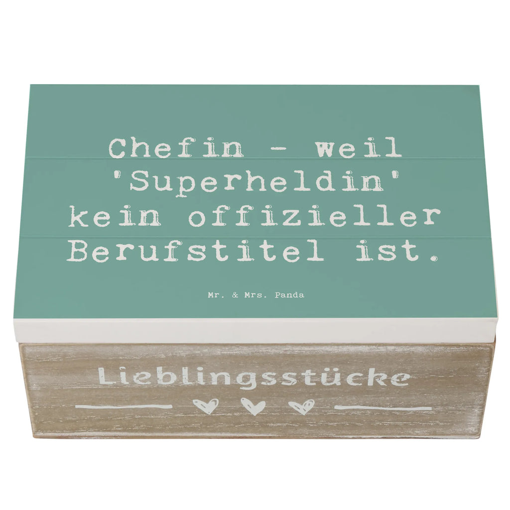 Holzkiste Spruch Chefin - weil 'Superheldin' kein offizieller Berufstitel ist. Holzkiste, Kiste, Schatzkiste, Truhe, Schatulle, XXL, Erinnerungsbox, Erinnerungskiste, Dekokiste, Aufbewahrungsbox, Geschenkbox, Geschenkdose, Beruf, Ausbildung, Jubiläum, Abschied, Rente, Kollege, Kollegin, Geschenk, Schenken, Arbeitskollege, Mitarbeiter, Firma, Danke, Dankeschön