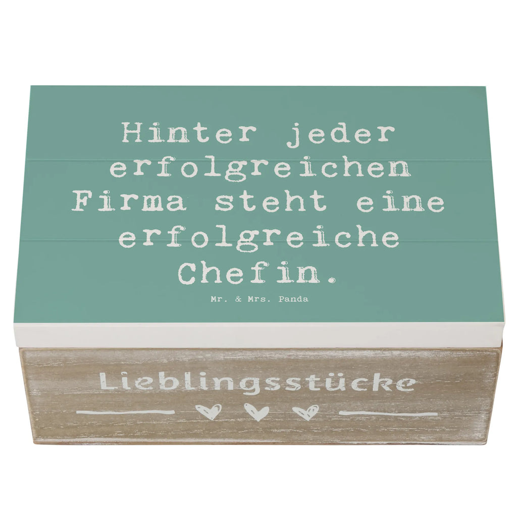 Holzkiste Spruch Hinter jeder erfolgreichen Firma steht eine erfolgreiche Chefin. Holzkiste, Kiste, Schatzkiste, Truhe, Schatulle, XXL, Erinnerungsbox, Erinnerungskiste, Dekokiste, Aufbewahrungsbox, Geschenkbox, Geschenkdose, Beruf, Ausbildung, Jubiläum, Abschied, Rente, Kollege, Kollegin, Geschenk, Schenken, Arbeitskollege, Mitarbeiter, Firma, Danke, Dankeschön